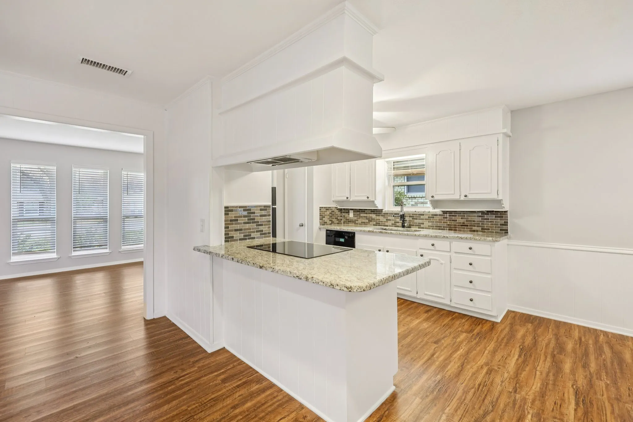 Single Family Residence For Sale in Collin County , 3005 Natalie Drive, Plano, Texas 75074, 3 Bedroom, 2 Bathroom, 2 Garage spaces, 2,227 Sqft, built in 1967, Preowned, mls#21195804, Real Estate Agent in Plano, Homes For Sale in Collin county, Homes For Sale in Plano, Realtor in Plano Texas, Real Estate Brokerage Independent Realty Texas, Luminita Cordes Realtor