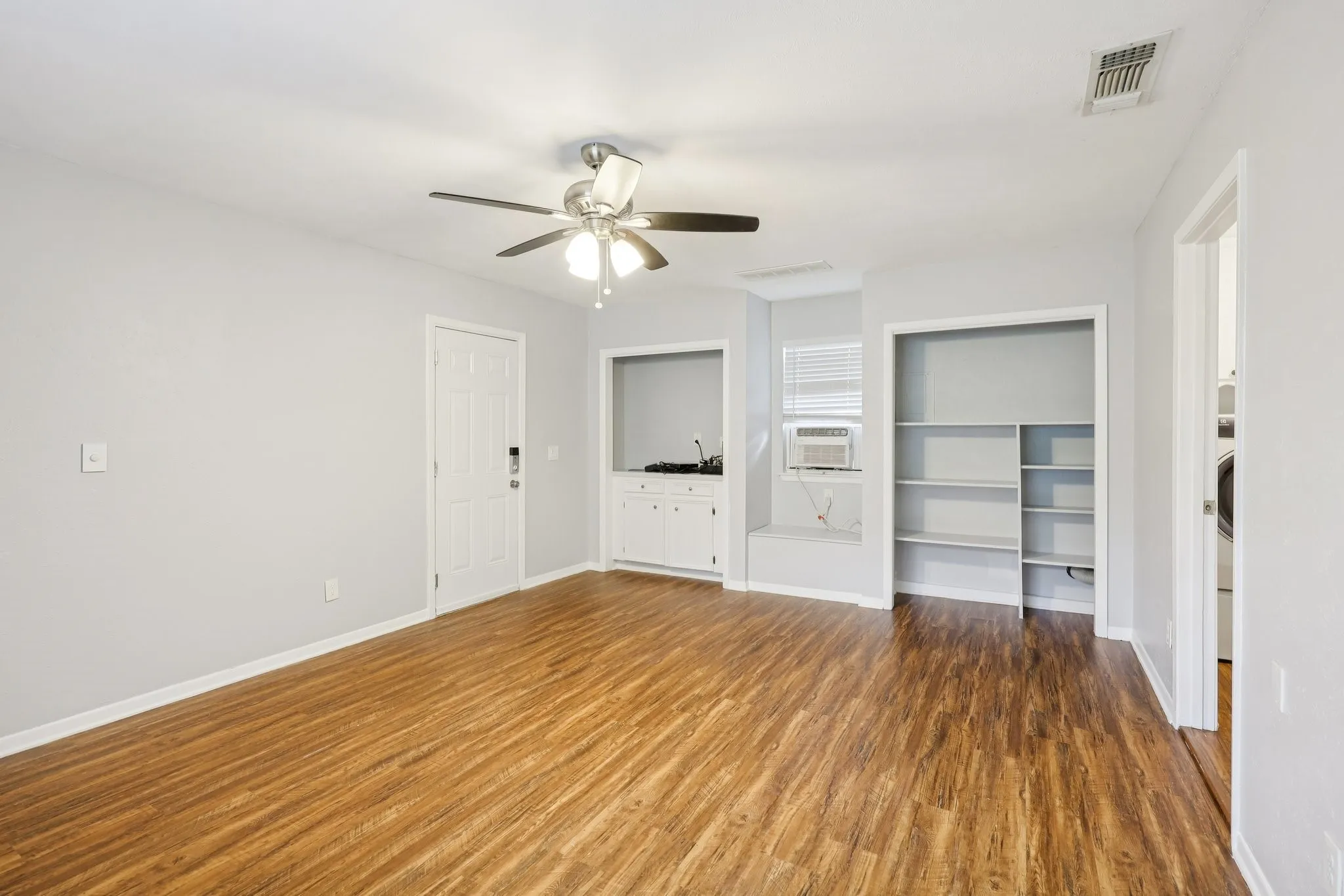 Single Family Residence For Sale in Collin County , 3005 Natalie Drive, Plano, Texas 75074, 3 Bedroom, 2 Bathroom, 2 Garage spaces, 2,227 Sqft, built in 1967, Preowned, mls#21195804, Real Estate Agent in Plano, Homes For Sale in Collin county, Homes For Sale in Plano, Realtor in Plano Texas, Real Estate Brokerage Independent Realty Texas, Luminita Cordes Realtor