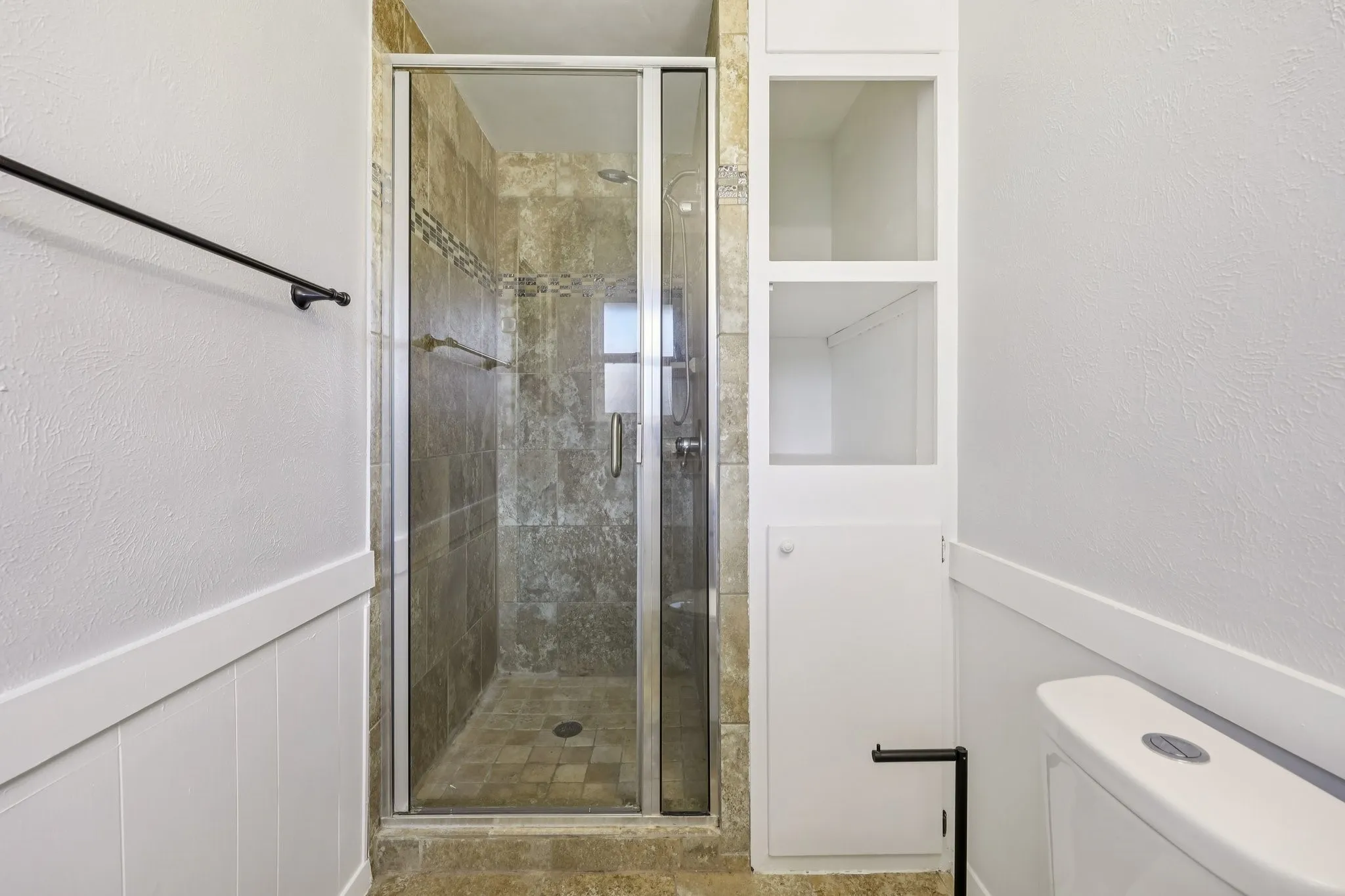 Single Family Residence For Sale in Collin County , 3005 Natalie Drive, Plano, Texas 75074, 3 Bedroom, 2 Bathroom, 2 Garage spaces, 2,227 Sqft, built in 1967, Preowned, mls#21195804, Real Estate Agent in Plano, Homes For Sale in Collin county, Homes For Sale in Plano, Realtor in Plano Texas, Real Estate Brokerage Independent Realty Texas, Luminita Cordes Realtor