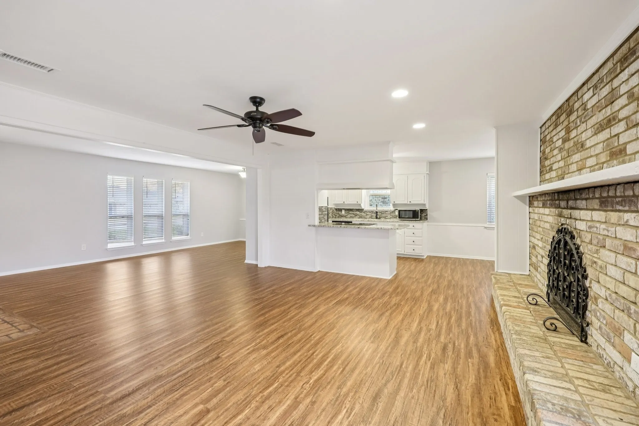 Single Family Residence For Sale in Collin County , 3005 Natalie Drive, Plano, Texas 75074, 3 Bedroom, 2 Bathroom, 2 Garage spaces, 2,227 Sqft, built in 1967, Preowned, mls#21195804, Real Estate Agent in Plano, Homes For Sale in Collin county, Homes For Sale in Plano, Realtor in Plano Texas, Real Estate Brokerage Independent Realty Texas, Luminita Cordes Realtor