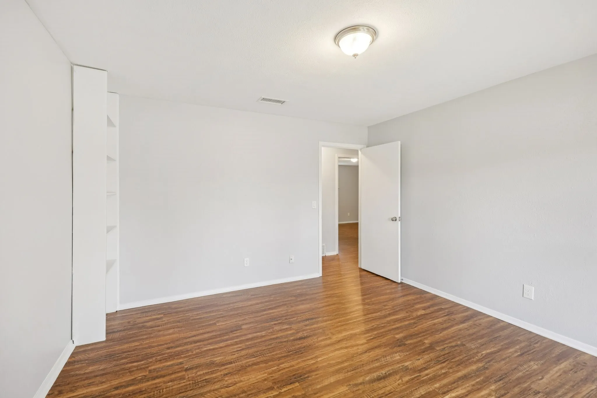 Single Family Residence For Sale in Collin County , 3005 Natalie Drive, Plano, Texas 75074, 3 Bedroom, 2 Bathroom, 2 Garage spaces, 2,227 Sqft, built in 1967, Preowned, mls#21195804, Real Estate Agent in Plano, Homes For Sale in Collin county, Homes For Sale in Plano, Realtor in Plano Texas, Real Estate Brokerage Independent Realty Texas, Luminita Cordes Realtor