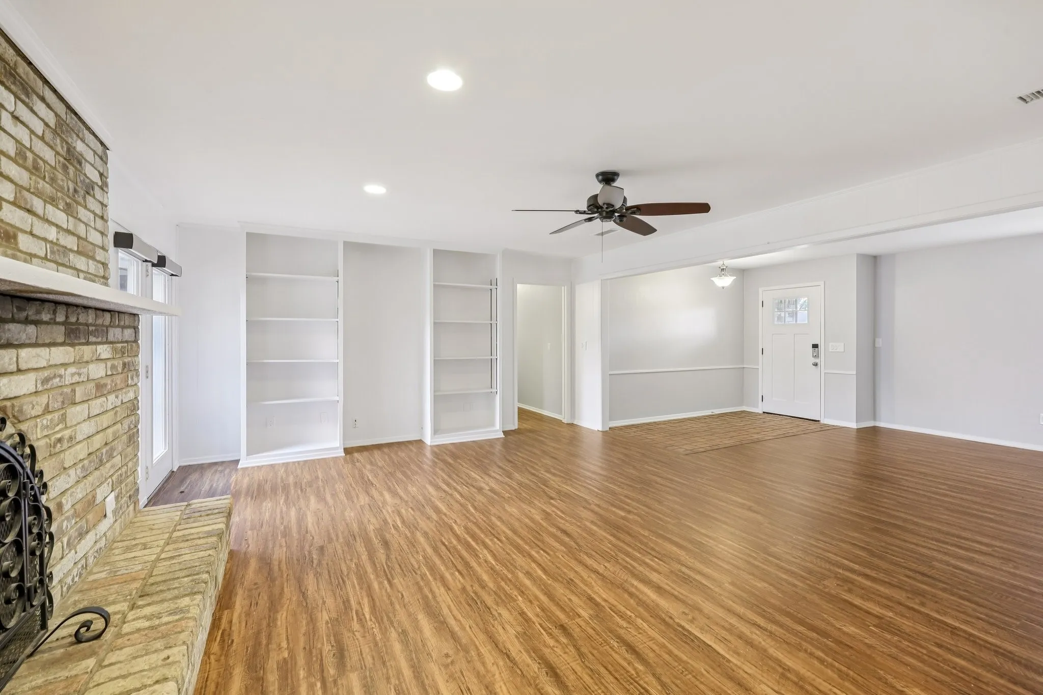 Single Family Residence For Sale in Collin County , 3005 Natalie Drive, Plano, Texas 75074, 3 Bedroom, 2 Bathroom, 2 Garage spaces, 2,227 Sqft, built in 1967, Preowned, mls#21195804, Real Estate Agent in Plano, Homes For Sale in Collin county, Homes For Sale in Plano, Realtor in Plano Texas, Real Estate Brokerage Independent Realty Texas, Luminita Cordes Realtor