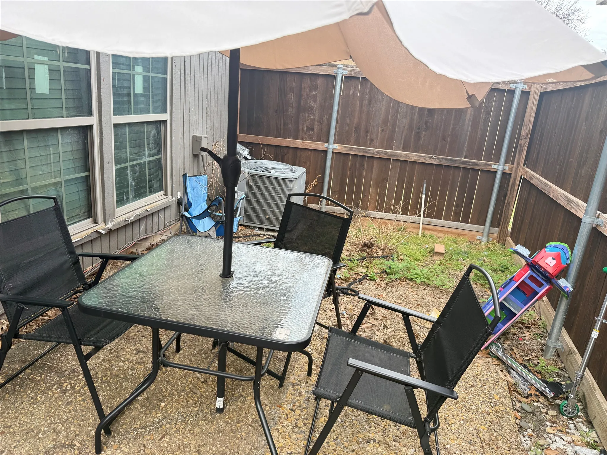 Townhouse For Sale in Dallas County , 9822 Amberton Parkway, Dallas, Texas 75243, 3 Bedroom, 2 Bathroom, Garage spaces, 1,715 Sqft, built in 1978, Preowned, mls#21199926, Real Estate Agent in Dallas, Homes For Sale in Dallas county, Homes For Sale in Dallas, Realtor in Dallas Texas, Real Estate Brokerage Independent Realty Texas, Luminita Cordes Realtor