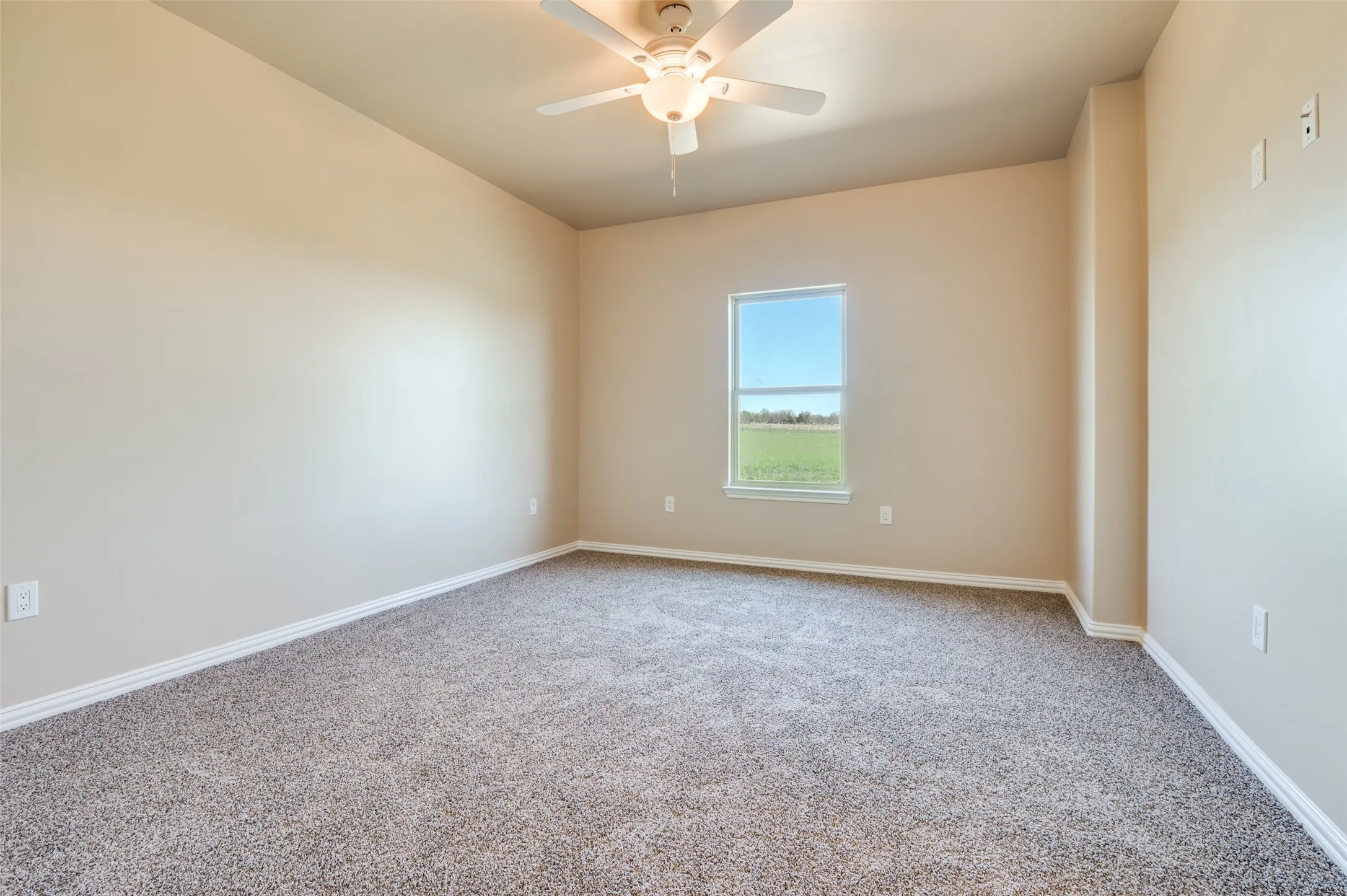Single Family Residence For Sale in Ellis County , 760 Alysa Lane, Waxahachie, Texas 75167, 5 Bedroom, 5 Bathroom, 2 Garage spaces, 4,891 Sqft, built in 2022, mls#21198668, Real Estate Agent in Waxahachie, Homes For Sale in Ellis county, Homes For Sale in Waxahachie, Realtor in Waxahachie Texas, Real Estate Brokerage Independent Realty Texas, Luminita Cordes Realtor