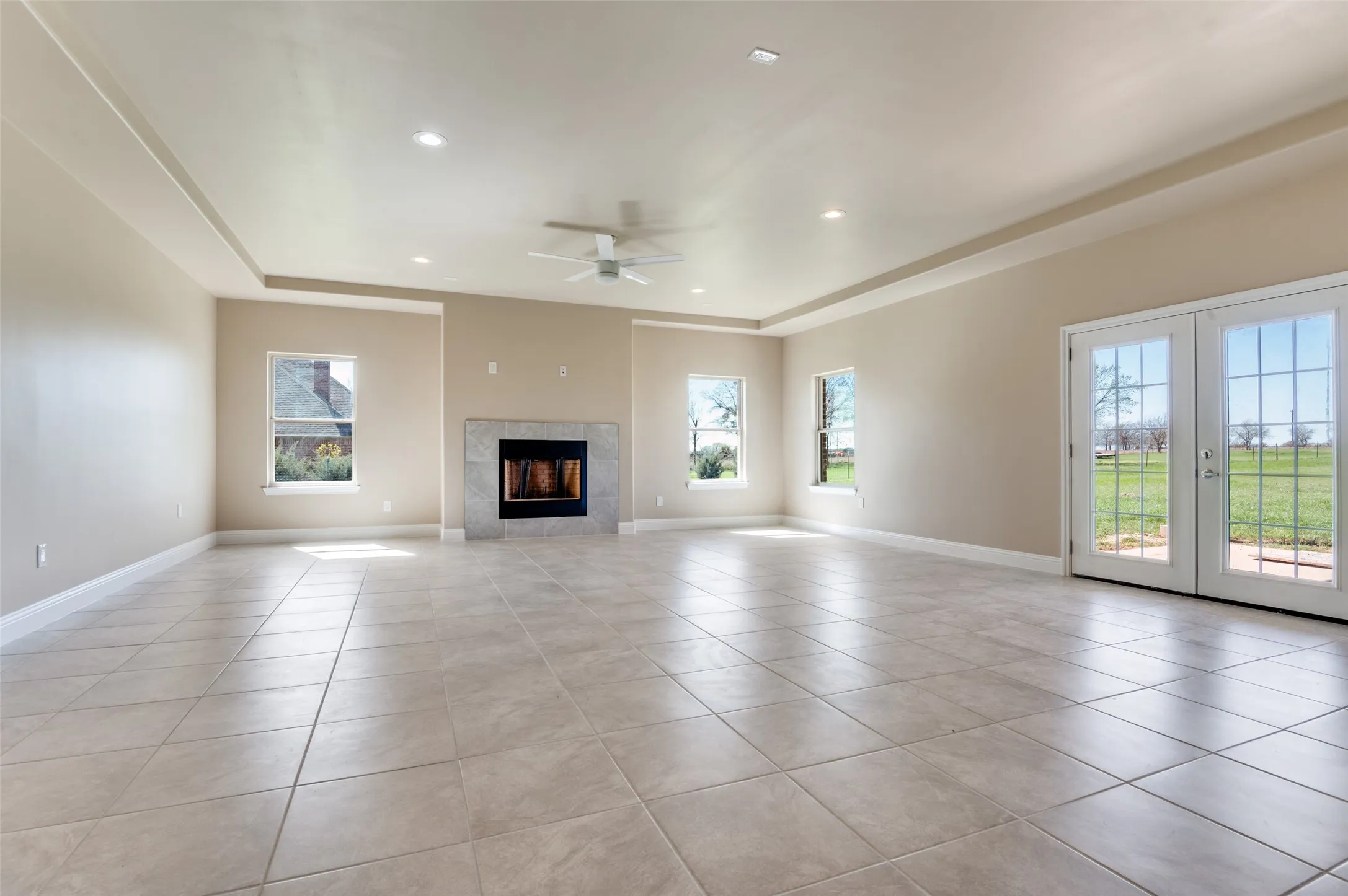Single Family Residence For Sale in Ellis County , 760 Alysa Lane, Waxahachie, Texas 75167, 5 Bedroom, 5 Bathroom, 2 Garage spaces, 4,891 Sqft, built in 2022, mls#21198668, Real Estate Agent in Waxahachie, Homes For Sale in Ellis county, Homes For Sale in Waxahachie, Realtor in Waxahachie Texas, Real Estate Brokerage Independent Realty Texas, Luminita Cordes Realtor