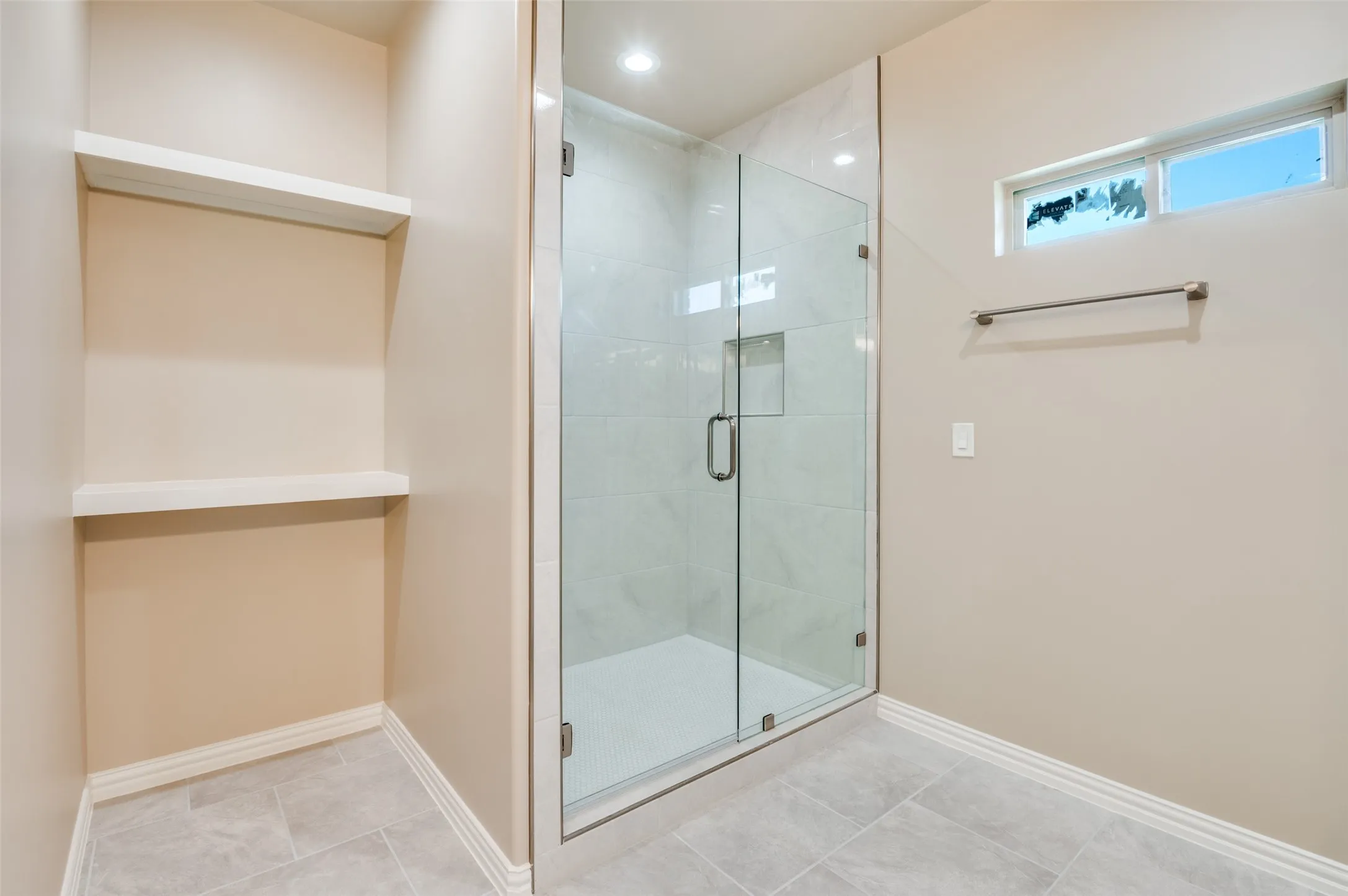 Single Family Residence For Sale in Ellis County , 760 Alysa Lane, Waxahachie, Texas 75167, 5 Bedroom, 5 Bathroom, 2 Garage spaces, 4,891 Sqft, built in 2022, mls#21198668, Real Estate Agent in Waxahachie, Homes For Sale in Ellis county, Homes For Sale in Waxahachie, Realtor in Waxahachie Texas, Real Estate Brokerage Independent Realty Texas, Luminita Cordes Realtor