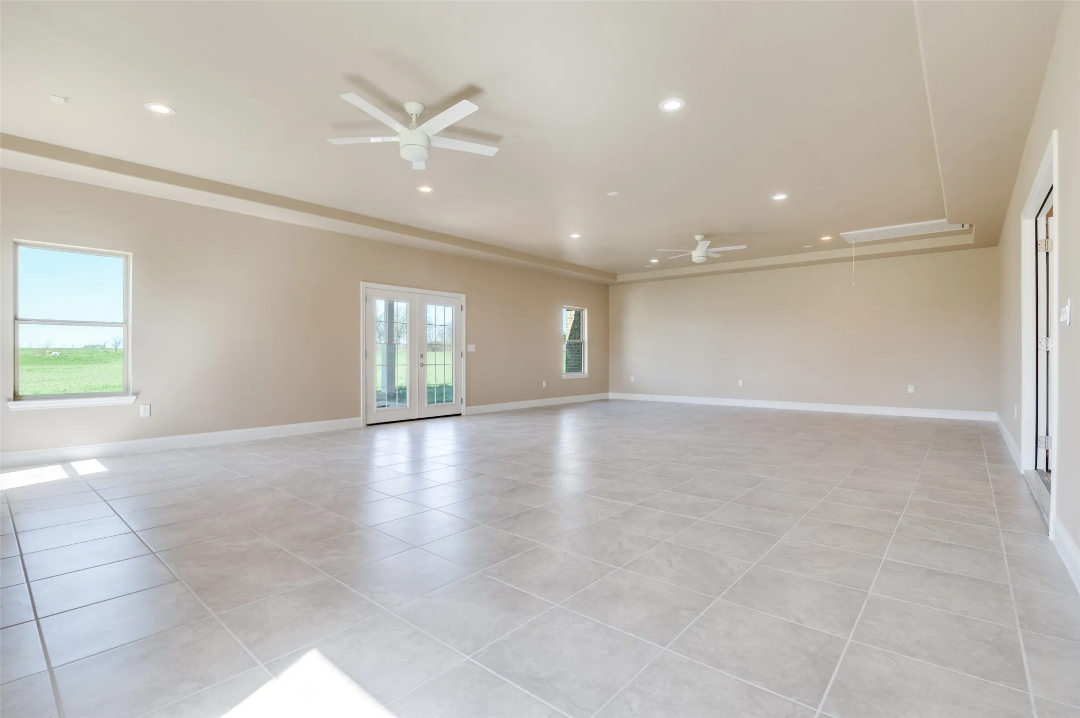 Single Family Residence For Sale in Ellis County , 760 Alysa Lane, Waxahachie, Texas 75167, 5 Bedroom, 5 Bathroom, 2 Garage spaces, 4,891 Sqft, built in 2022, mls#21198668, Real Estate Agent in Waxahachie, Homes For Sale in Ellis county, Homes For Sale in Waxahachie, Realtor in Waxahachie Texas, Real Estate Brokerage Independent Realty Texas, Luminita Cordes Realtor