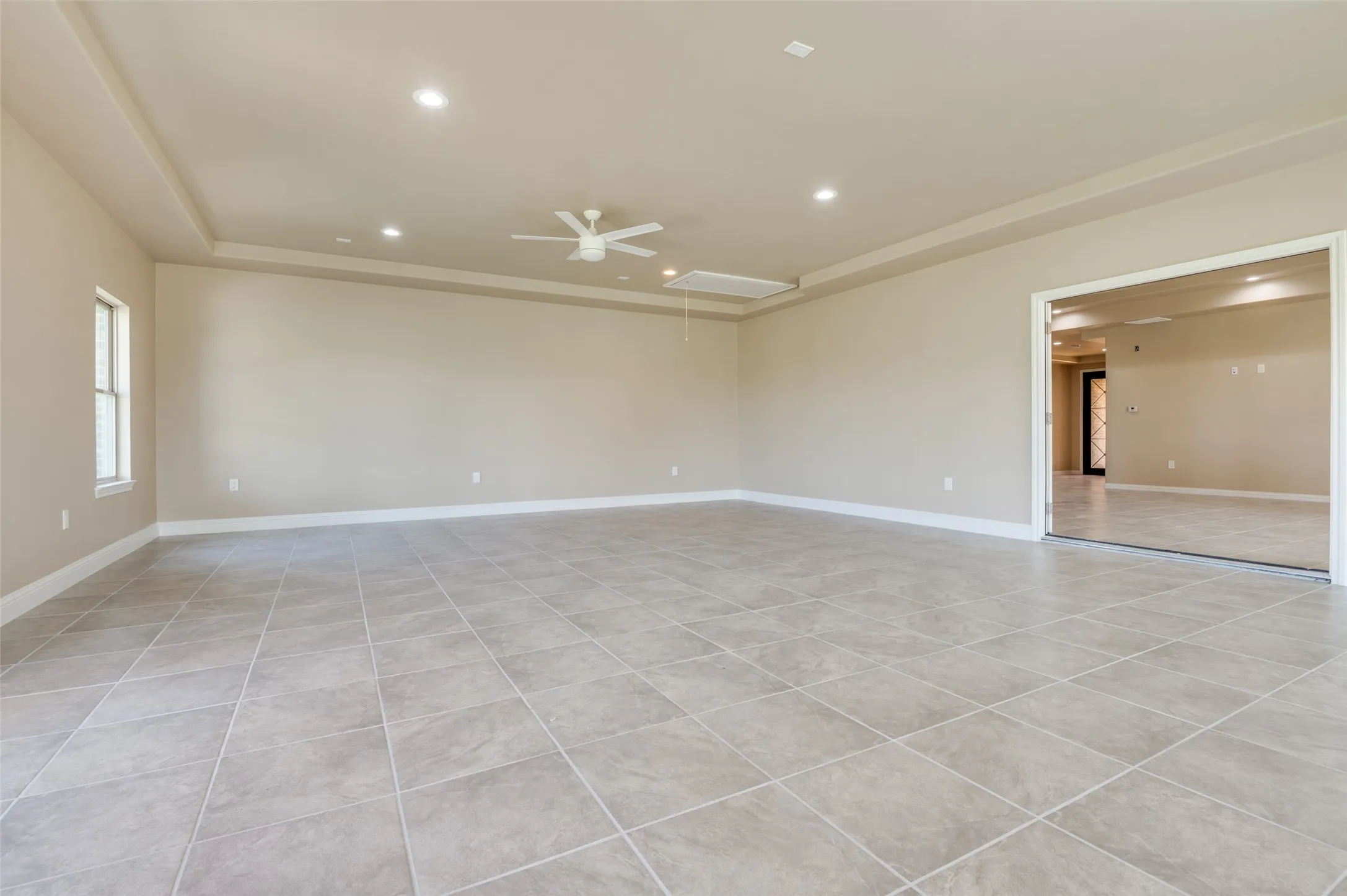 Single Family Residence For Sale in Ellis County , 760 Alysa Lane, Waxahachie, Texas 75167, 5 Bedroom, 5 Bathroom, 2 Garage spaces, 4,891 Sqft, built in 2022, mls#21198668, Real Estate Agent in Waxahachie, Homes For Sale in Ellis county, Homes For Sale in Waxahachie, Realtor in Waxahachie Texas, Real Estate Brokerage Independent Realty Texas, Luminita Cordes Realtor