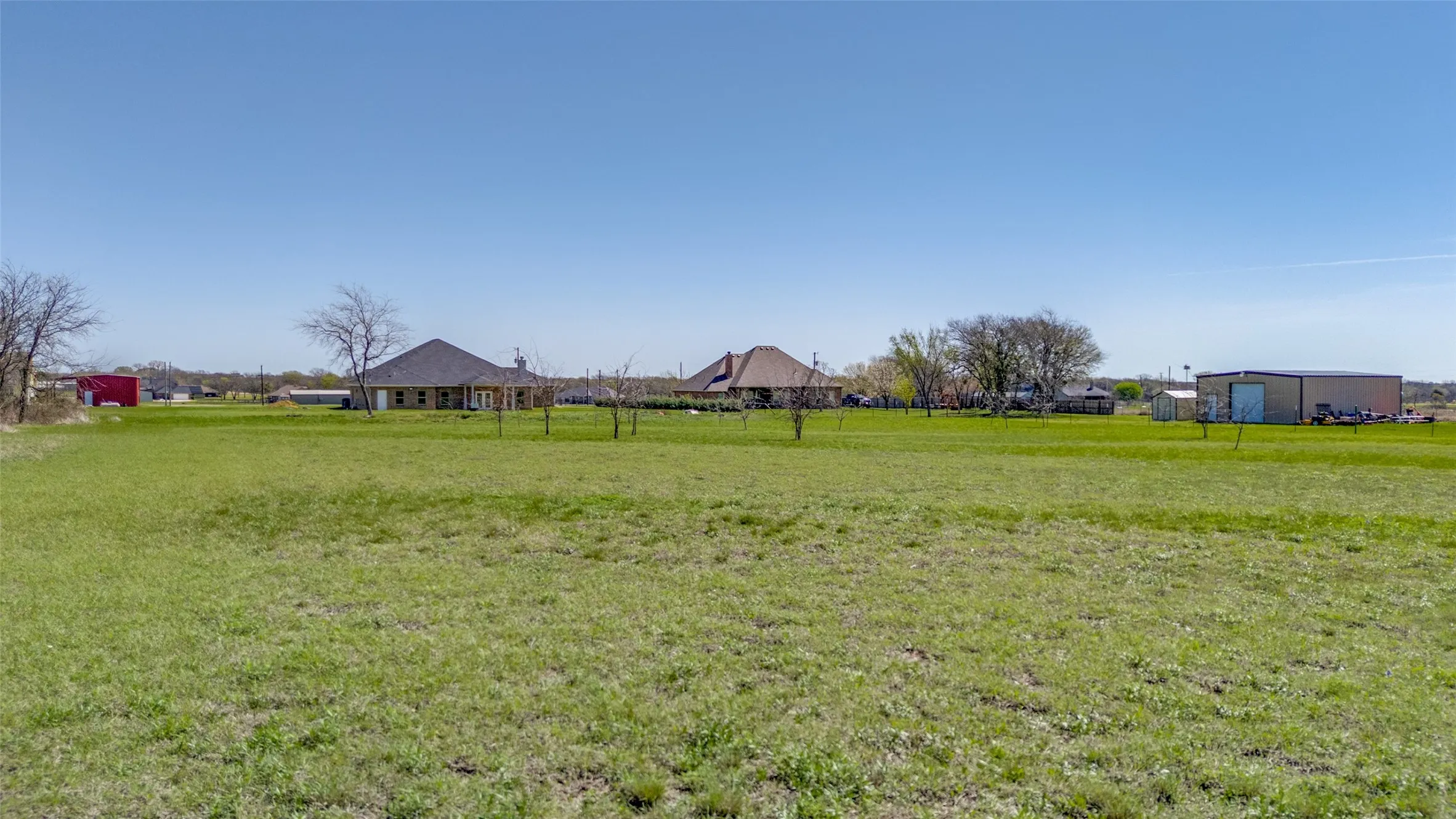 Single Family Residence For Sale in Ellis County , 760 Alysa Lane, Waxahachie, Texas 75167, 5 Bedroom, 5 Bathroom, 2 Garage spaces, 4,891 Sqft, built in 2022, mls#21198668, Real Estate Agent in Waxahachie, Homes For Sale in Ellis county, Homes For Sale in Waxahachie, Realtor in Waxahachie Texas, Real Estate Brokerage Independent Realty Texas, Luminita Cordes Realtor
