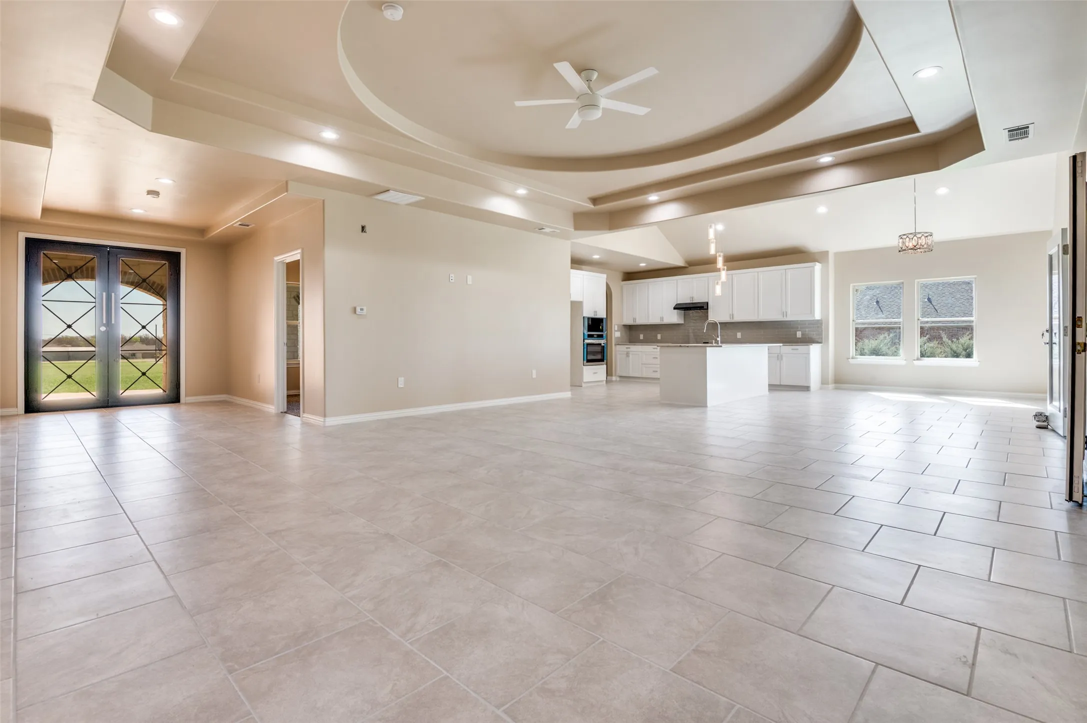 Single Family Residence For Sale in Ellis County , 760 Alysa Lane, Waxahachie, Texas 75167, 5 Bedroom, 5 Bathroom, 2 Garage spaces, 4,891 Sqft, built in 2022, mls#21198668, Real Estate Agent in Waxahachie, Homes For Sale in Ellis county, Homes For Sale in Waxahachie, Realtor in Waxahachie Texas, Real Estate Brokerage Independent Realty Texas, Luminita Cordes Realtor