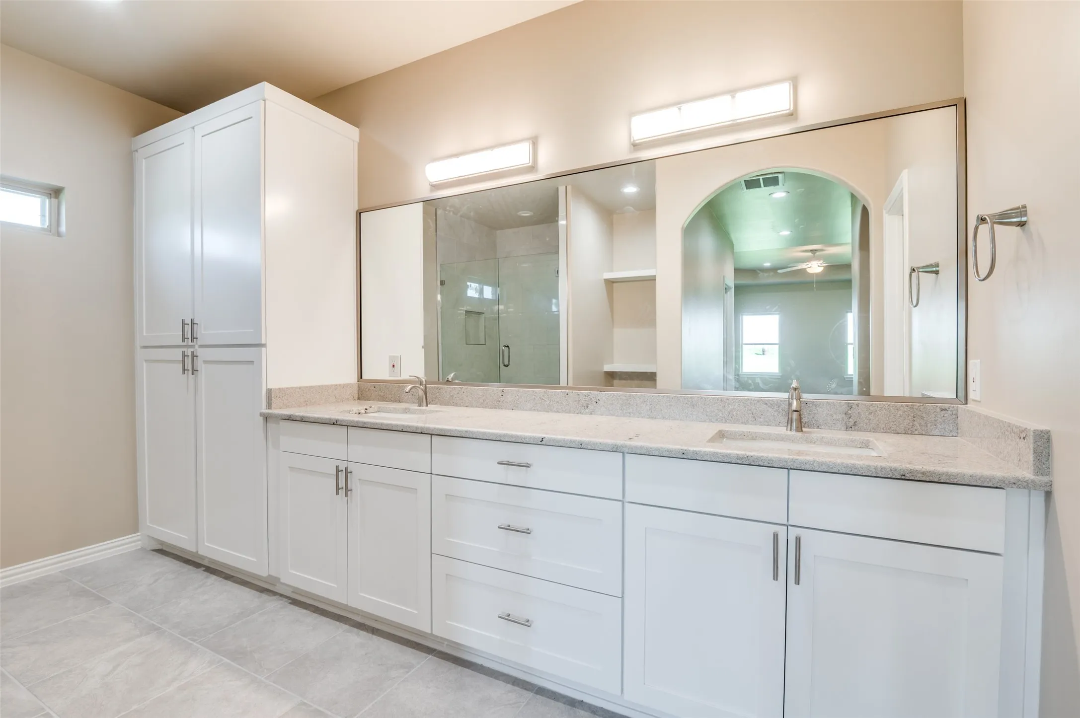 Single Family Residence For Sale in Ellis County , 760 Alysa Lane, Waxahachie, Texas 75167, 5 Bedroom, 5 Bathroom, 2 Garage spaces, 4,891 Sqft, built in 2022, mls#21198668, Real Estate Agent in Waxahachie, Homes For Sale in Ellis county, Homes For Sale in Waxahachie, Realtor in Waxahachie Texas, Real Estate Brokerage Independent Realty Texas, Luminita Cordes Realtor