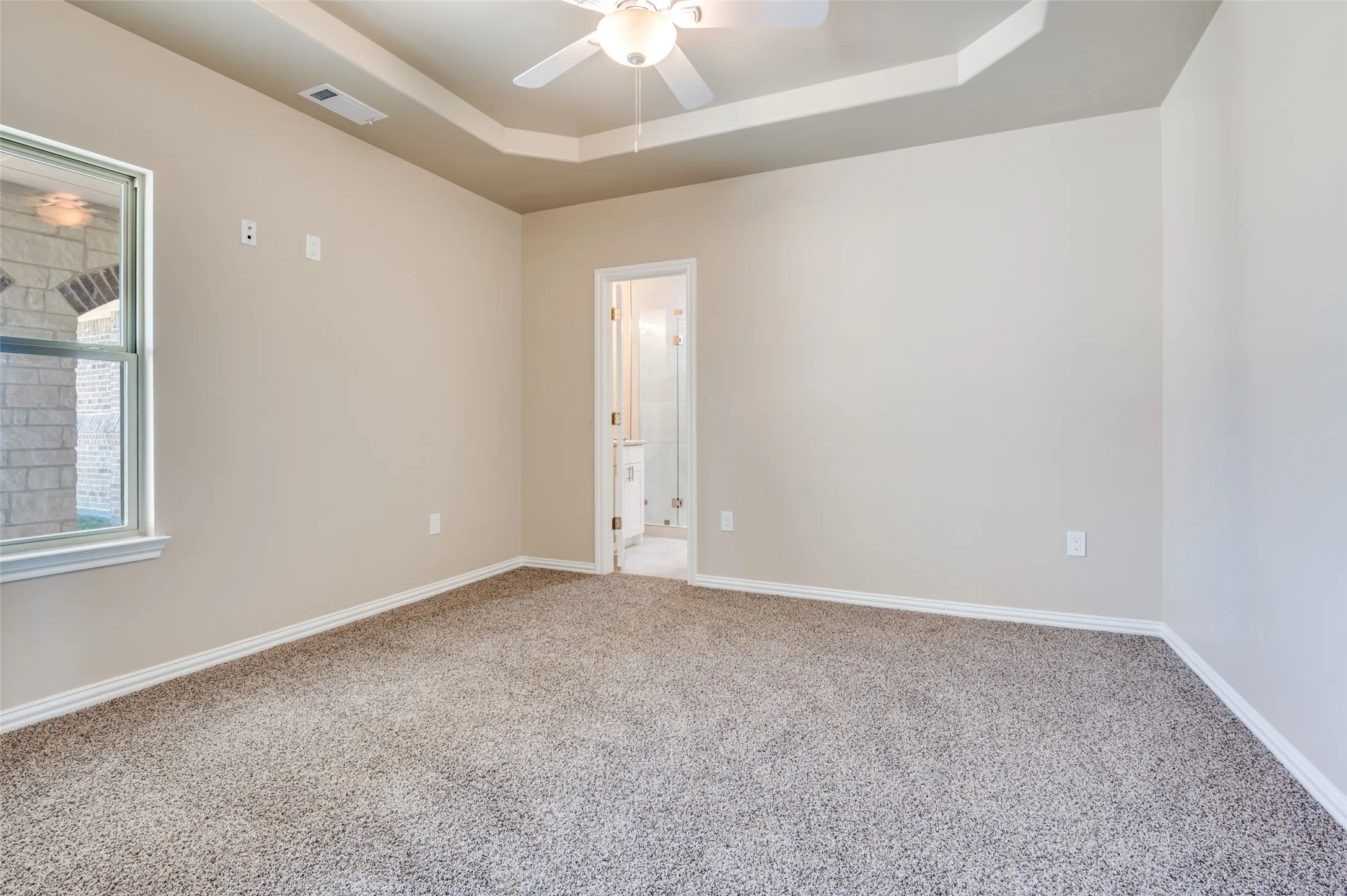 Single Family Residence For Sale in Ellis County , 760 Alysa Lane, Waxahachie, Texas 75167, 5 Bedroom, 5 Bathroom, 2 Garage spaces, 4,891 Sqft, built in 2022, mls#21198668, Real Estate Agent in Waxahachie, Homes For Sale in Ellis county, Homes For Sale in Waxahachie, Realtor in Waxahachie Texas, Real Estate Brokerage Independent Realty Texas, Luminita Cordes Realtor