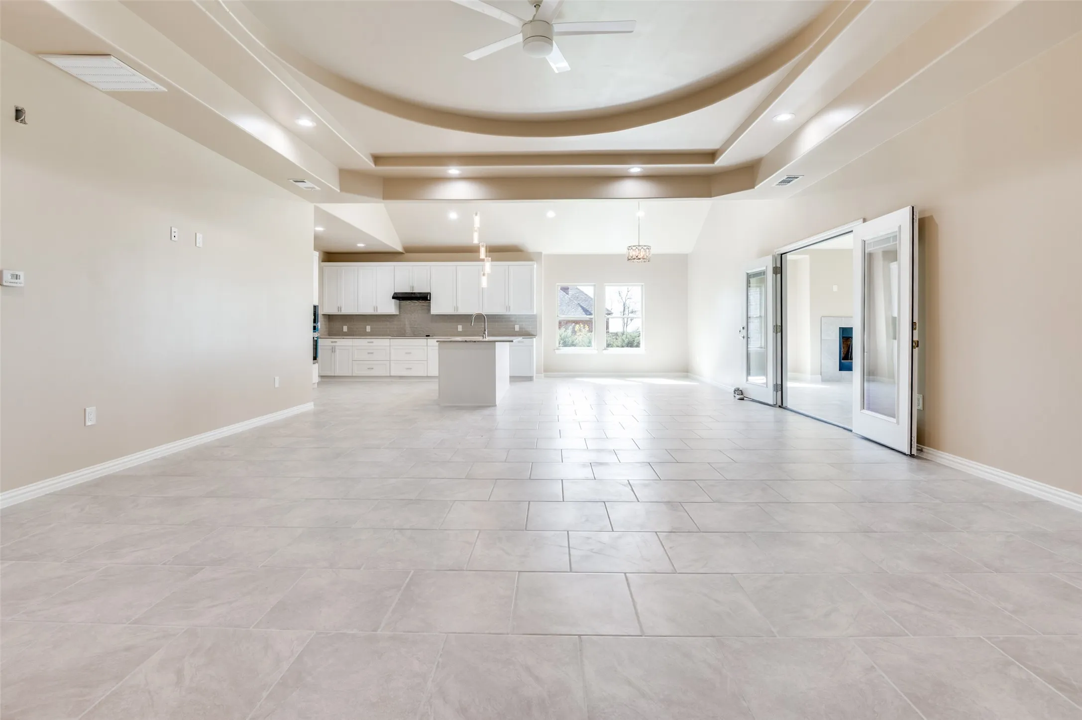 Single Family Residence For Sale in Ellis County , 760 Alysa Lane, Waxahachie, Texas 75167, 5 Bedroom, 5 Bathroom, 2 Garage spaces, 4,891 Sqft, built in 2022, mls#21198668, Real Estate Agent in Waxahachie, Homes For Sale in Ellis county, Homes For Sale in Waxahachie, Realtor in Waxahachie Texas, Real Estate Brokerage Independent Realty Texas, Luminita Cordes Realtor