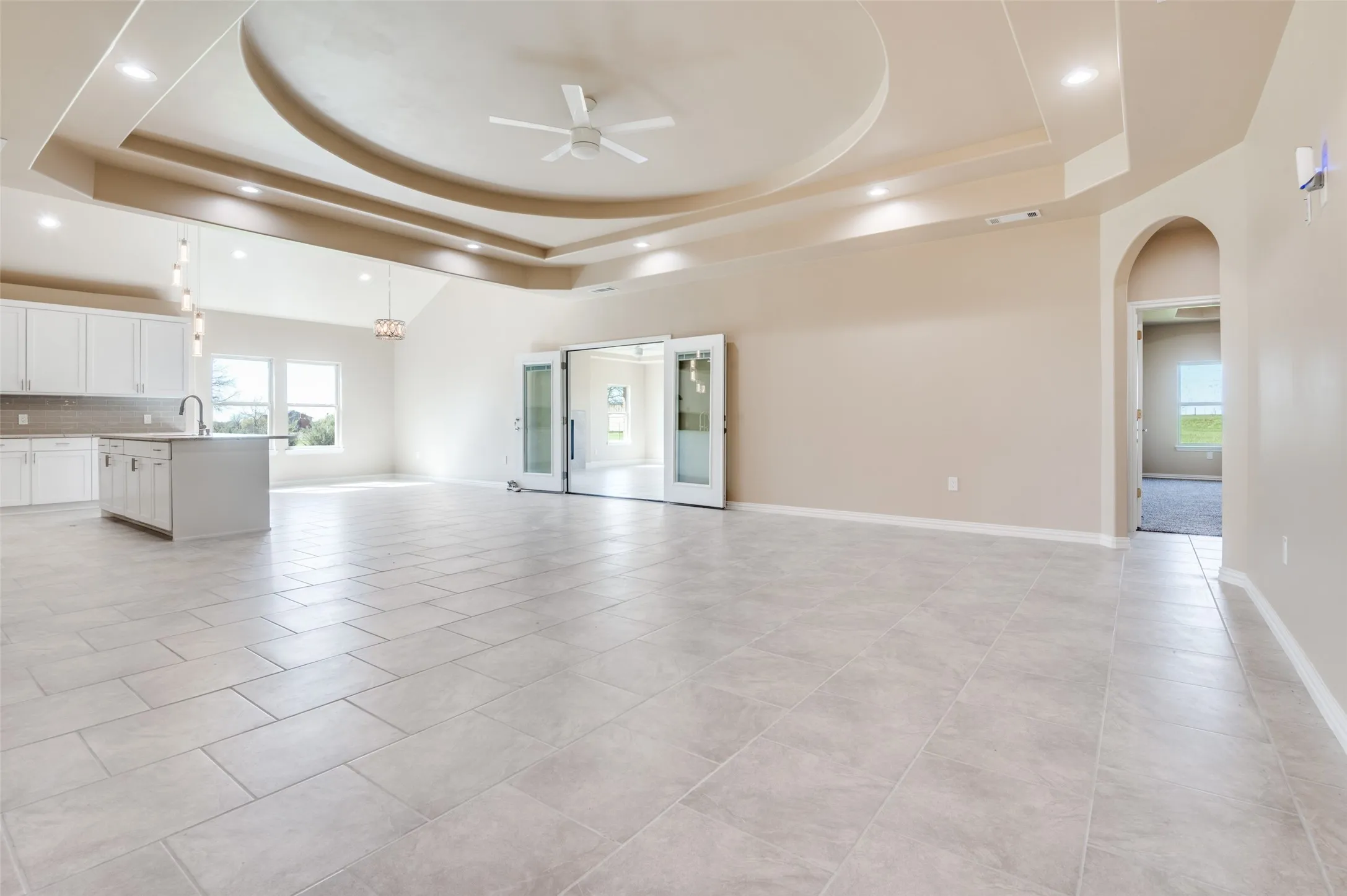 Single Family Residence For Sale in Ellis County , 760 Alysa Lane, Waxahachie, Texas 75167, 5 Bedroom, 5 Bathroom, 2 Garage spaces, 4,891 Sqft, built in 2022, mls#21198668, Real Estate Agent in Waxahachie, Homes For Sale in Ellis county, Homes For Sale in Waxahachie, Realtor in Waxahachie Texas, Real Estate Brokerage Independent Realty Texas, Luminita Cordes Realtor