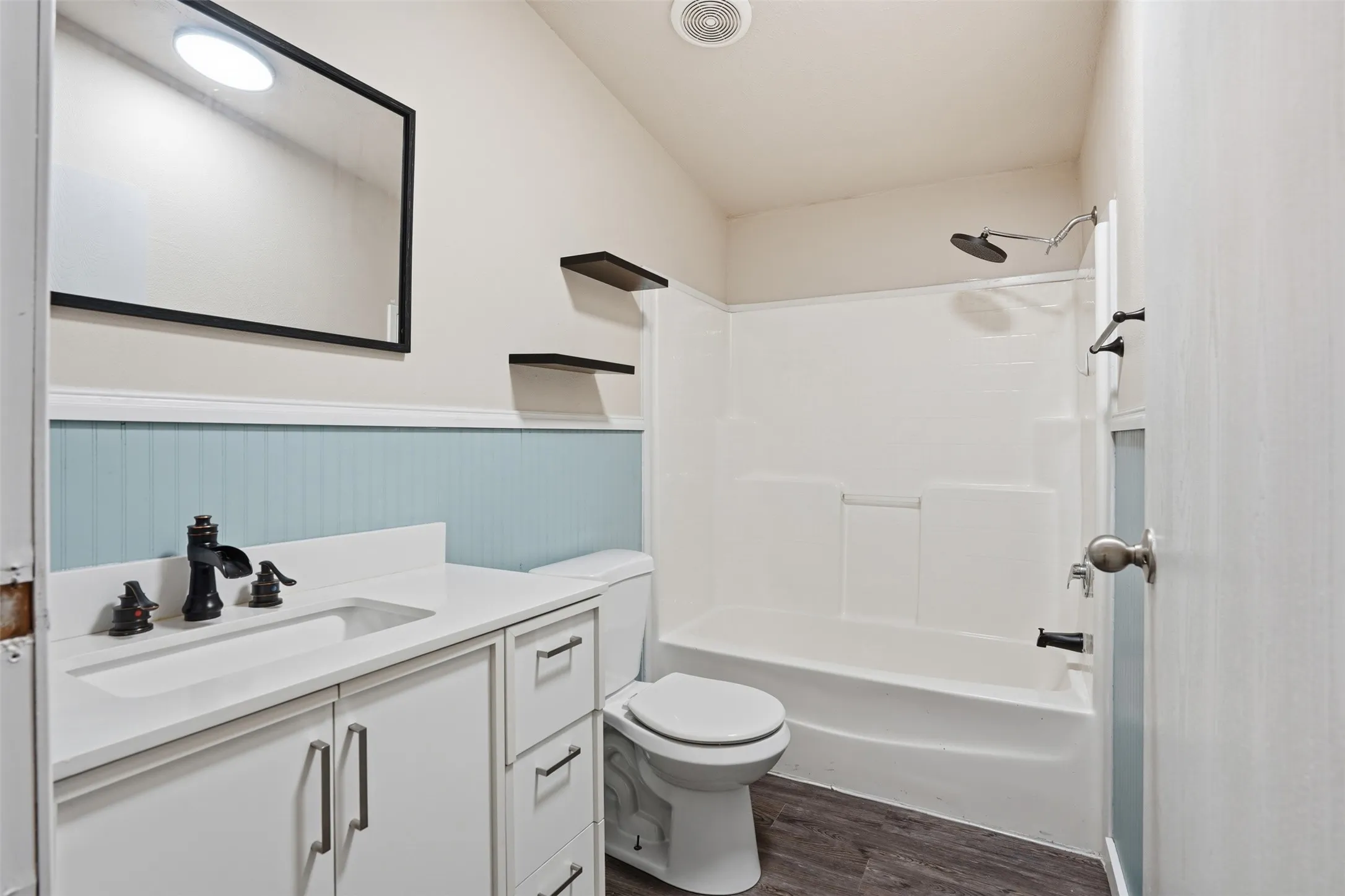 Single Family Residence For Sale in Young County , 557 Fm 3003, Graham, Texas 76450, 3 Bedroom, 2 Bathroom, Garage spaces, 1,820 Sqft, built in 2008, Preowned, mls#21201173, Real Estate Agent in Graham, Homes For Sale in Young county, Homes For Sale in Graham, Realtor in Graham Texas, Real Estate Brokerage Independent Realty Texas, Luminita Cordes Realtor