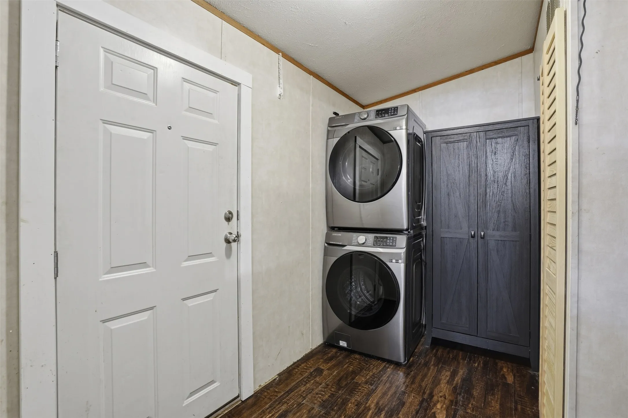 Single Family Residence For Sale in Young County , 557 Fm 3003, Graham, Texas 76450, 3 Bedroom, 2 Bathroom, Garage spaces, 1,820 Sqft, built in 2008, Preowned, mls#21201173, Real Estate Agent in Graham, Homes For Sale in Young county, Homes For Sale in Graham, Realtor in Graham Texas, Real Estate Brokerage Independent Realty Texas, Luminita Cordes Realtor