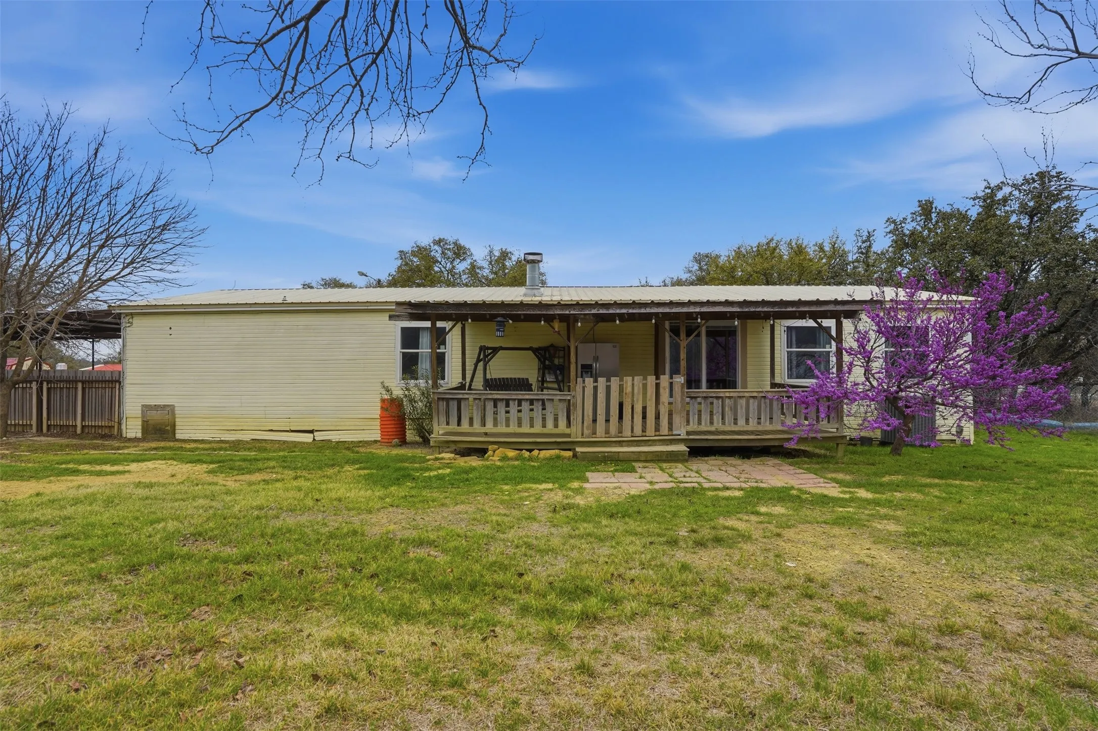 Single Family Residence For Sale in Young County , 557 Fm 3003, Graham, Texas 76450, 3 Bedroom, 2 Bathroom, Garage spaces, 1,820 Sqft, built in 2008, Preowned, mls#21201173, Real Estate Agent in Graham, Homes For Sale in Young county, Homes For Sale in Graham, Realtor in Graham Texas, Real Estate Brokerage Independent Realty Texas, Luminita Cordes Realtor