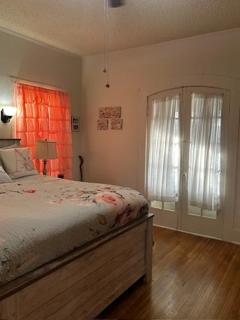 Single Family Residence For Sale in Navarro County , 1518 W Park Avenue, Corsicana, Texas 75110, 2 Bedroom, 1 Bathroom, Garage spaces, 1,462 Sqft, built in 1915, Preowned, mls#21198137, Real Estate Agent in Corsicana, Homes For Sale in Navarro county, Homes For Sale in Corsicana, Realtor in Corsicana Texas, Real Estate Brokerage Independent Realty Texas, Luminita Cordes Realtor