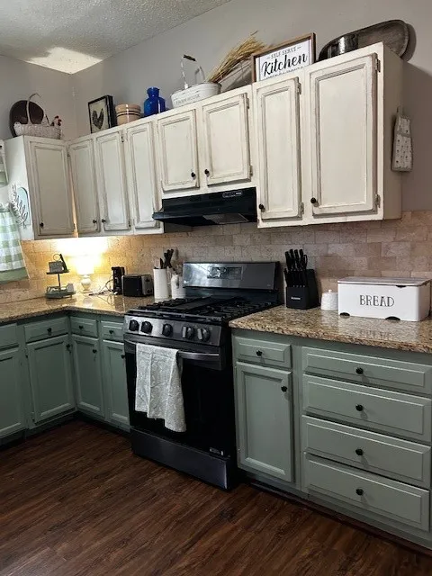 Single Family Residence For Sale in Navarro County , 1518 W Park Avenue, Corsicana, Texas 75110, 2 Bedroom, 1 Bathroom, Garage spaces, 1,462 Sqft, built in 1915, Preowned, mls#21198137, Real Estate Agent in Corsicana, Homes For Sale in Navarro county, Homes For Sale in Corsicana, Realtor in Corsicana Texas, Real Estate Brokerage Independent Realty Texas, Luminita Cordes Realtor