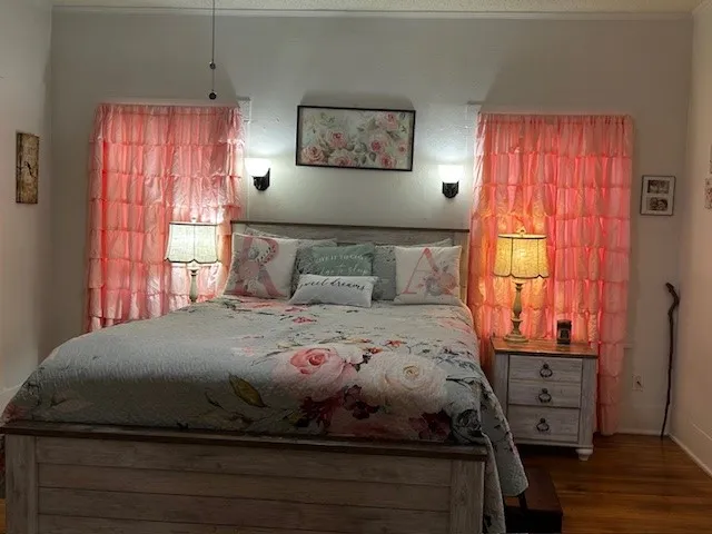Single Family Residence For Sale in Navarro County , 1518 W Park Avenue, Corsicana, Texas 75110, 2 Bedroom, 1 Bathroom, Garage spaces, 1,462 Sqft, built in 1915, Preowned, mls#21198137, Real Estate Agent in Corsicana, Homes For Sale in Navarro county, Homes For Sale in Corsicana, Realtor in Corsicana Texas, Real Estate Brokerage Independent Realty Texas, Luminita Cordes Realtor