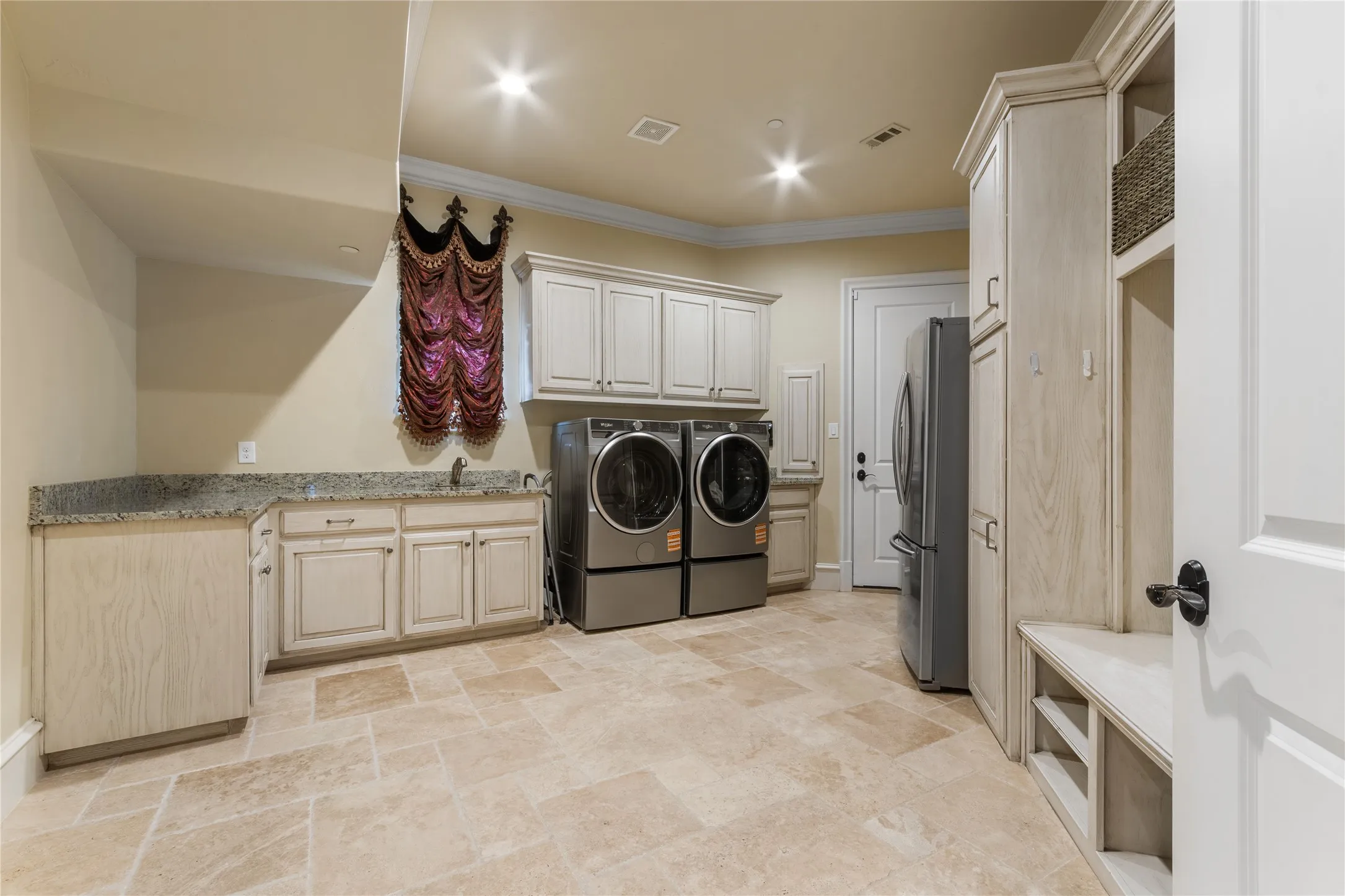 Single Family Residence For Sale in Collin County , 723 Bending Oak Trail, Fairview, Texas 75069, 5 Bedroom, 7 Bathroom, 4 Garage spaces, 8,808 Sqft, built in 2014, mls#21201060, Real Estate Agent in Fairview, Homes For Sale in Collin county, Homes For Sale in Fairview, Realtor in Fairview Texas, Real Estate Brokerage Independent Realty Texas, Luminita Cordes Realtor