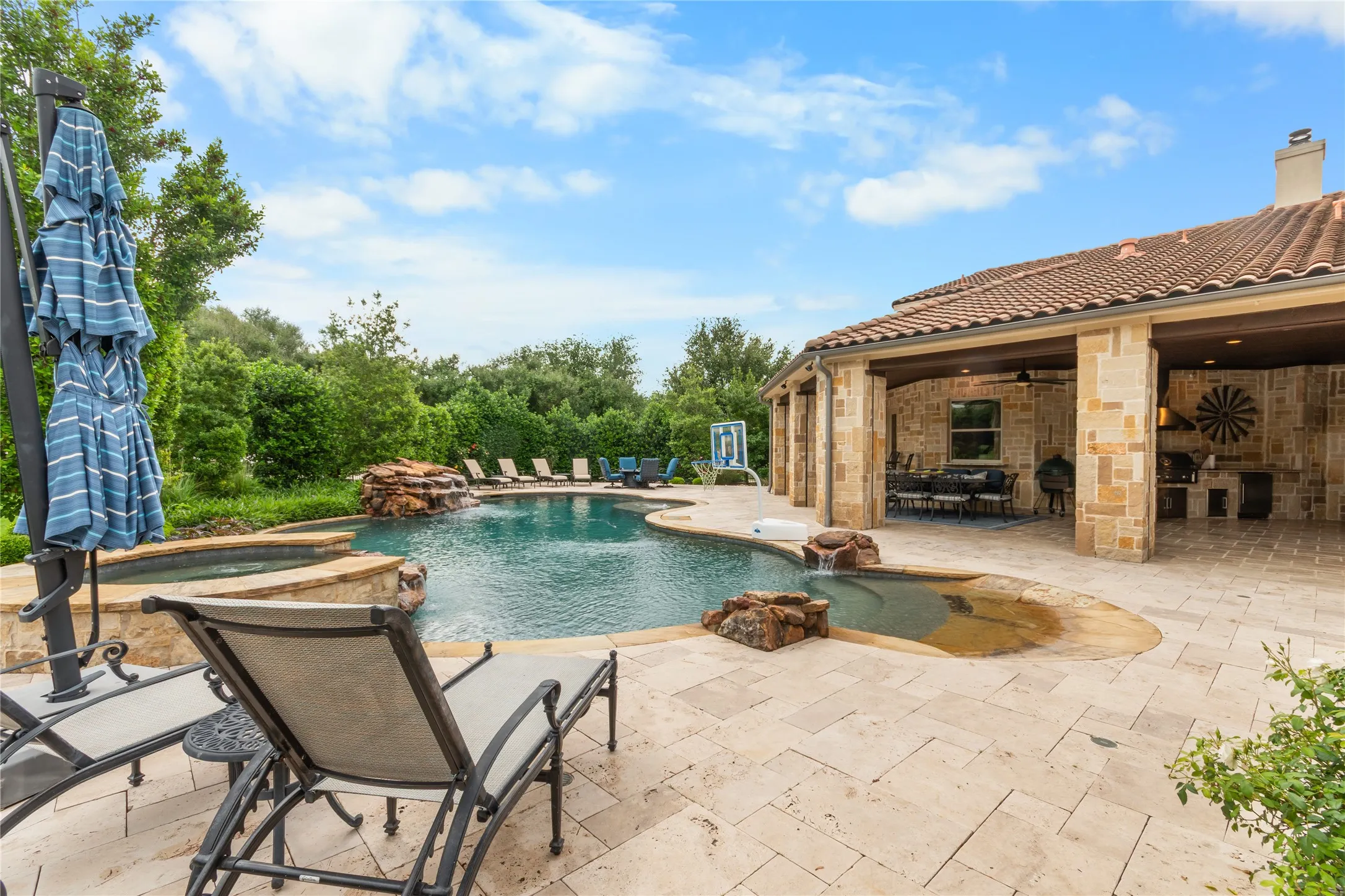 Single Family Residence For Sale in Collin County , 723 Bending Oak Trail, Fairview, Texas 75069, 5 Bedroom, 7 Bathroom, 4 Garage spaces, 8,808 Sqft, built in 2014, mls#21201060, Real Estate Agent in Fairview, Homes For Sale in Collin county, Homes For Sale in Fairview, Realtor in Fairview Texas, Real Estate Brokerage Independent Realty Texas, Luminita Cordes Realtor