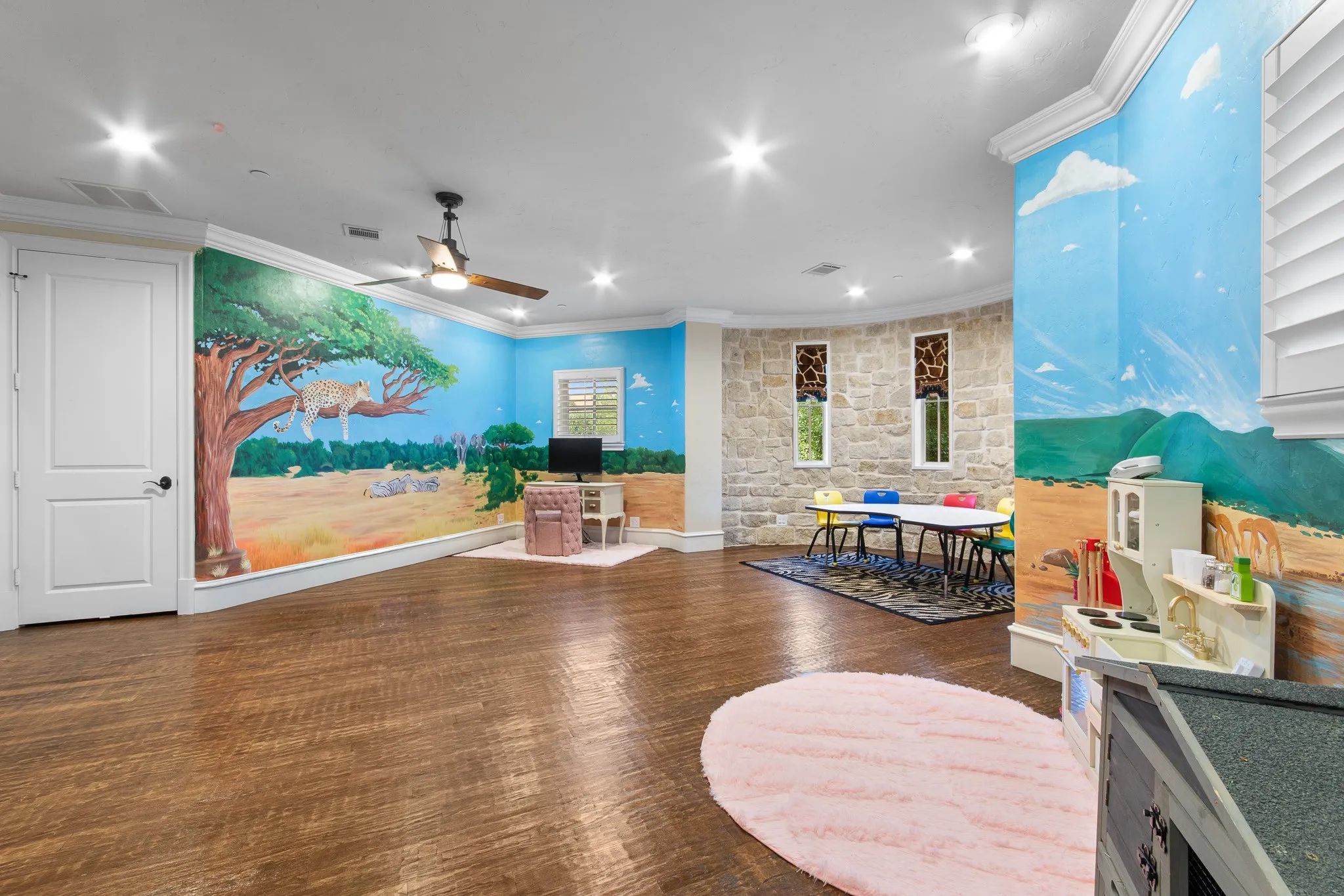 Single Family Residence For Sale in Collin County , 723 Bending Oak Trail, Fairview, Texas 75069, 5 Bedroom, 7 Bathroom, 4 Garage spaces, 8,808 Sqft, built in 2014, mls#21201060, Real Estate Agent in Fairview, Homes For Sale in Collin county, Homes For Sale in Fairview, Realtor in Fairview Texas, Real Estate Brokerage Independent Realty Texas, Luminita Cordes Realtor