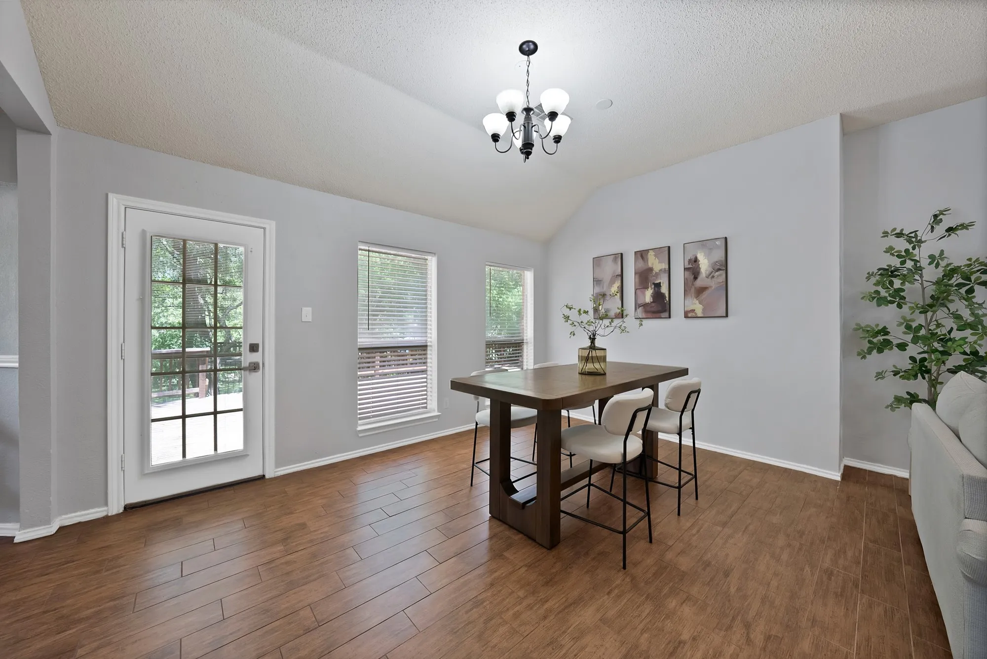 Single Family Residence For Sale in Dallas County , 3709 Scott Drive, Rowlett, Texas 75088, 4 Bedroom, 2 Bathroom, 2 Garage spaces, 2,396 Sqft, built in 2000, mls#21198617, Real Estate Agent in Rowlett, Homes For Sale in Dallas county, Homes For Sale in Rowlett, Realtor in Rowlett Texas, Real Estate Brokerage Independent Realty Texas, Luminita Cordes Realtor