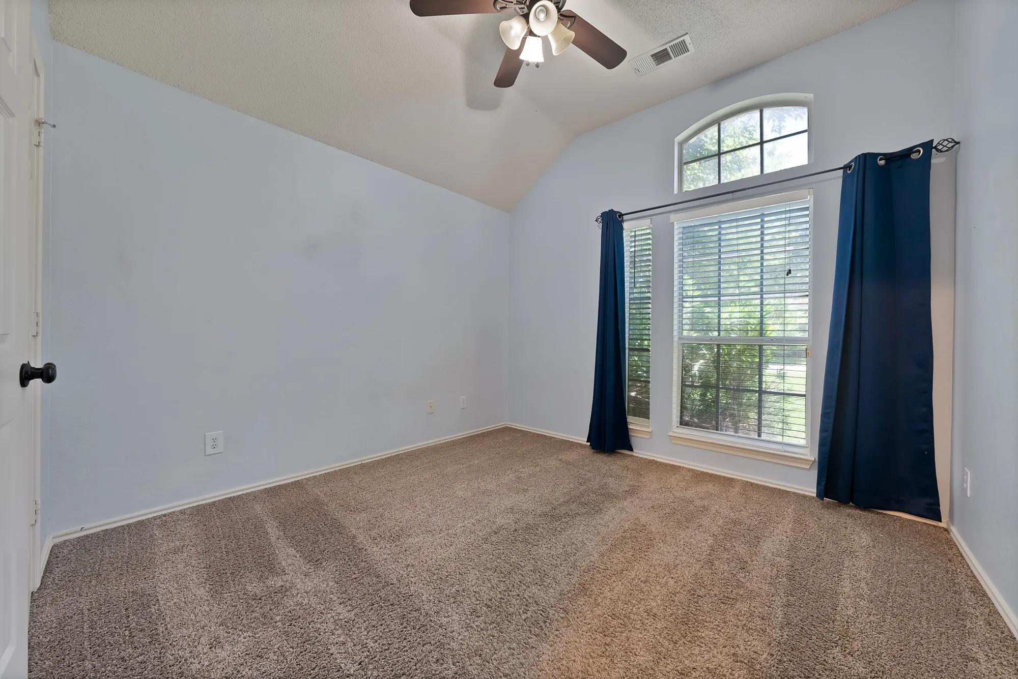 Single Family Residence For Sale in Dallas County , 3709 Scott Drive, Rowlett, Texas 75088, 4 Bedroom, 2 Bathroom, 2 Garage spaces, 2,396 Sqft, built in 2000, mls#21198617, Real Estate Agent in Rowlett, Homes For Sale in Dallas county, Homes For Sale in Rowlett, Realtor in Rowlett Texas, Real Estate Brokerage Independent Realty Texas, Luminita Cordes Realtor