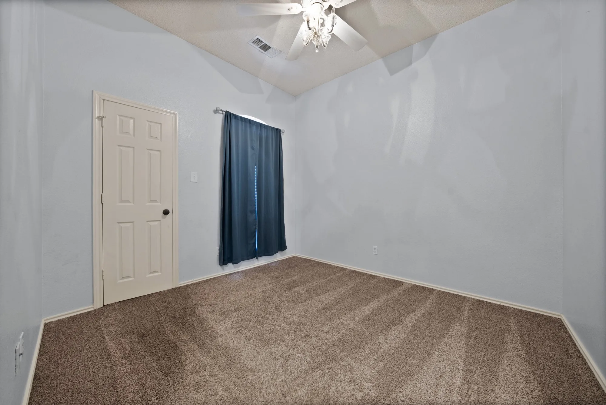 Single Family Residence For Sale in Dallas County , 3709 Scott Drive, Rowlett, Texas 75088, 4 Bedroom, 2 Bathroom, 2 Garage spaces, 2,396 Sqft, built in 2000, mls#21198617, Real Estate Agent in Rowlett, Homes For Sale in Dallas county, Homes For Sale in Rowlett, Realtor in Rowlett Texas, Real Estate Brokerage Independent Realty Texas, Luminita Cordes Realtor