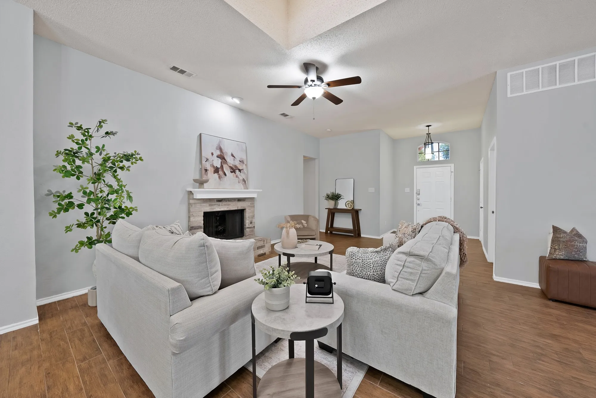 Single Family Residence For Sale in Dallas County , 3709 Scott Drive, Rowlett, Texas 75088, 4 Bedroom, 2 Bathroom, 2 Garage spaces, 2,396 Sqft, built in 2000, mls#21198617, Real Estate Agent in Rowlett, Homes For Sale in Dallas county, Homes For Sale in Rowlett, Realtor in Rowlett Texas, Real Estate Brokerage Independent Realty Texas, Luminita Cordes Realtor