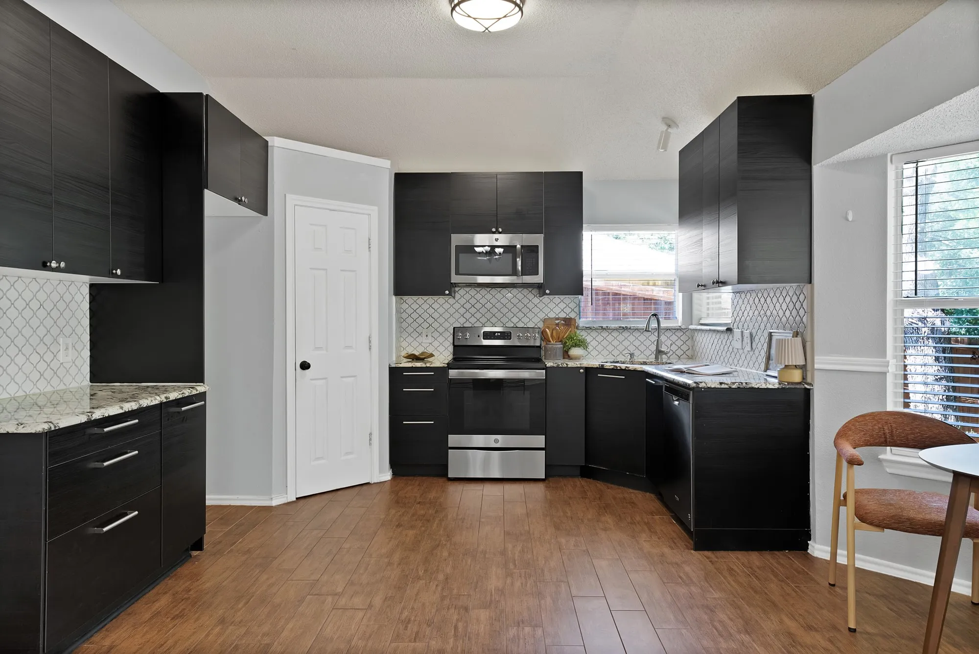 Single Family Residence For Sale in Dallas County , 3709 Scott Drive, Rowlett, Texas 75088, 4 Bedroom, 2 Bathroom, 2 Garage spaces, 2,396 Sqft, built in 2000, mls#21198617, Real Estate Agent in Rowlett, Homes For Sale in Dallas county, Homes For Sale in Rowlett, Realtor in Rowlett Texas, Real Estate Brokerage Independent Realty Texas, Luminita Cordes Realtor