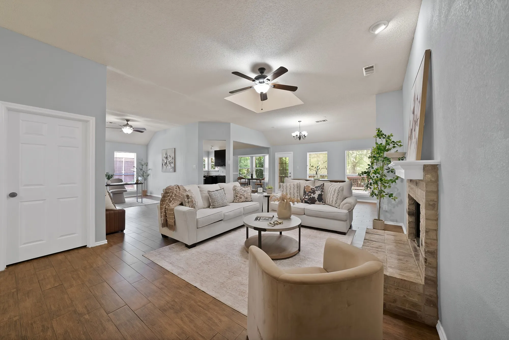 Single Family Residence For Sale in Dallas County , 3709 Scott Drive, Rowlett, Texas 75088, 4 Bedroom, 2 Bathroom, 2 Garage spaces, 2,396 Sqft, built in 2000, mls#21198617, Real Estate Agent in Rowlett, Homes For Sale in Dallas county, Homes For Sale in Rowlett, Realtor in Rowlett Texas, Real Estate Brokerage Independent Realty Texas, Luminita Cordes Realtor