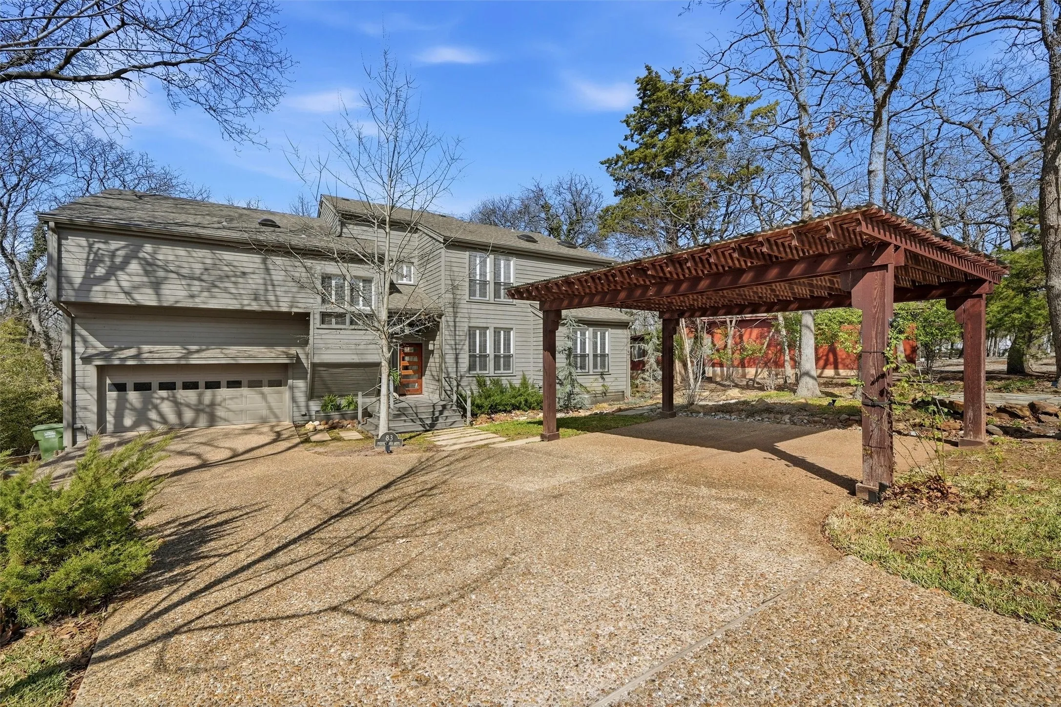 Single Family Residence For Sale in Grayson County , 83 Preston Oaks Drive, Pottsboro, Texas 75076, 4 Bedroom, 3 Bathroom, 2 Garage spaces, 3,523 Sqft, built in 1988, Preowned, mls#21198044, Real Estate Agent in Pottsboro, Homes For Sale in Grayson county, Homes For Sale in Pottsboro, Realtor in Pottsboro Texas, Real Estate Brokerage Independent Realty Texas, Luminita Cordes Realtor