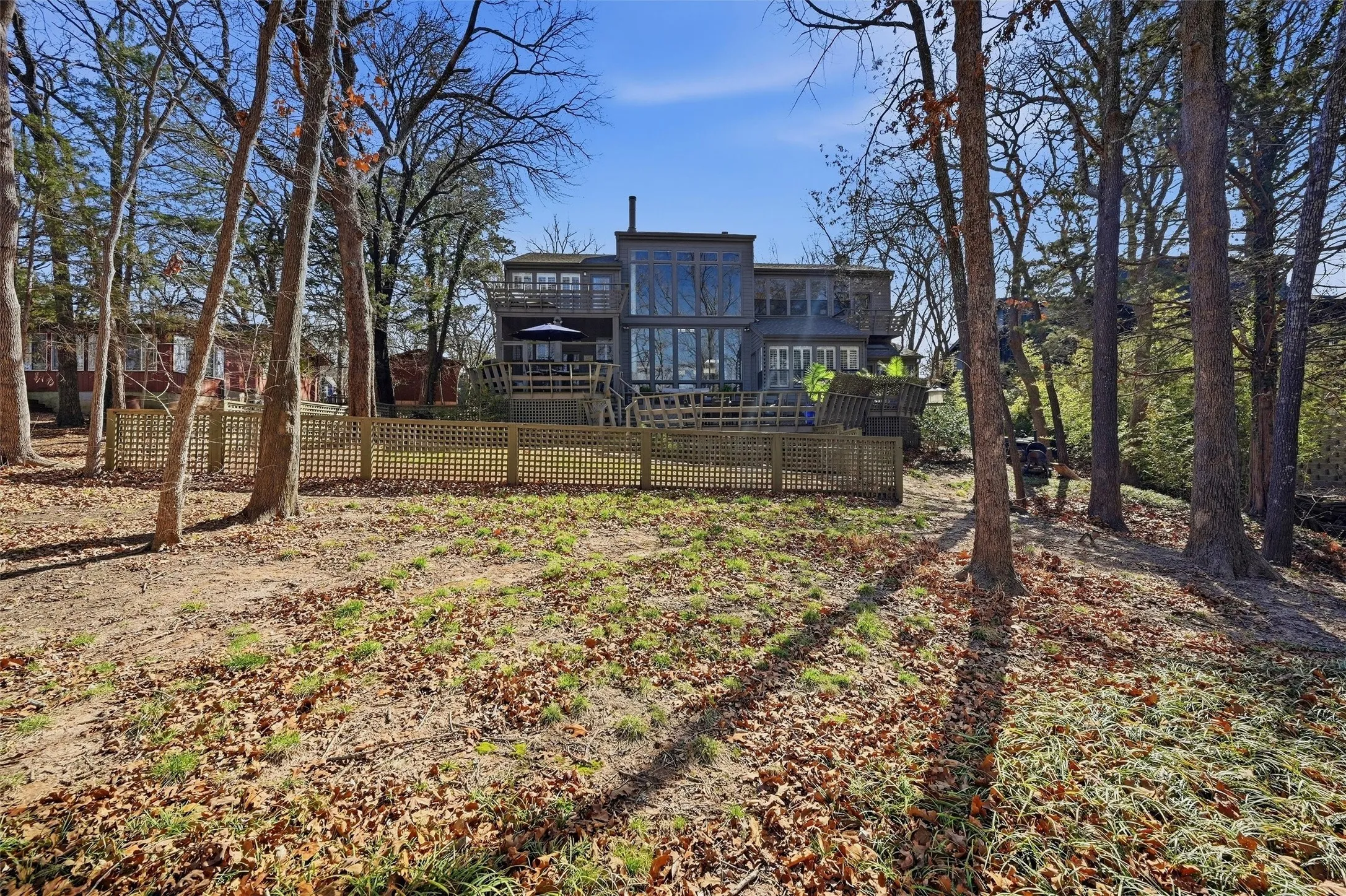 Single Family Residence For Sale in Grayson County , 83 Preston Oaks Drive, Pottsboro, Texas 75076, 4 Bedroom, 3 Bathroom, 2 Garage spaces, 3,523 Sqft, built in 1988, Preowned, mls#21198044, Real Estate Agent in Pottsboro, Homes For Sale in Grayson county, Homes For Sale in Pottsboro, Realtor in Pottsboro Texas, Real Estate Brokerage Independent Realty Texas, Luminita Cordes Realtor