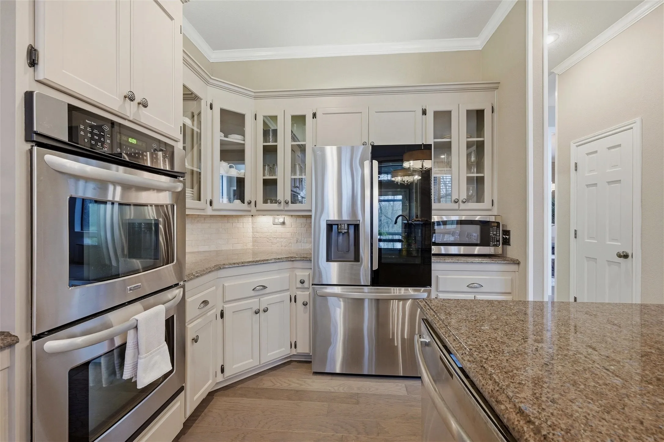 Single Family Residence For Sale in Grayson County , 83 Preston Oaks Drive, Pottsboro, Texas 75076, 4 Bedroom, 3 Bathroom, 2 Garage spaces, 3,523 Sqft, built in 1988, Preowned, mls#21198044, Real Estate Agent in Pottsboro, Homes For Sale in Grayson county, Homes For Sale in Pottsboro, Realtor in Pottsboro Texas, Real Estate Brokerage Independent Realty Texas, Luminita Cordes Realtor