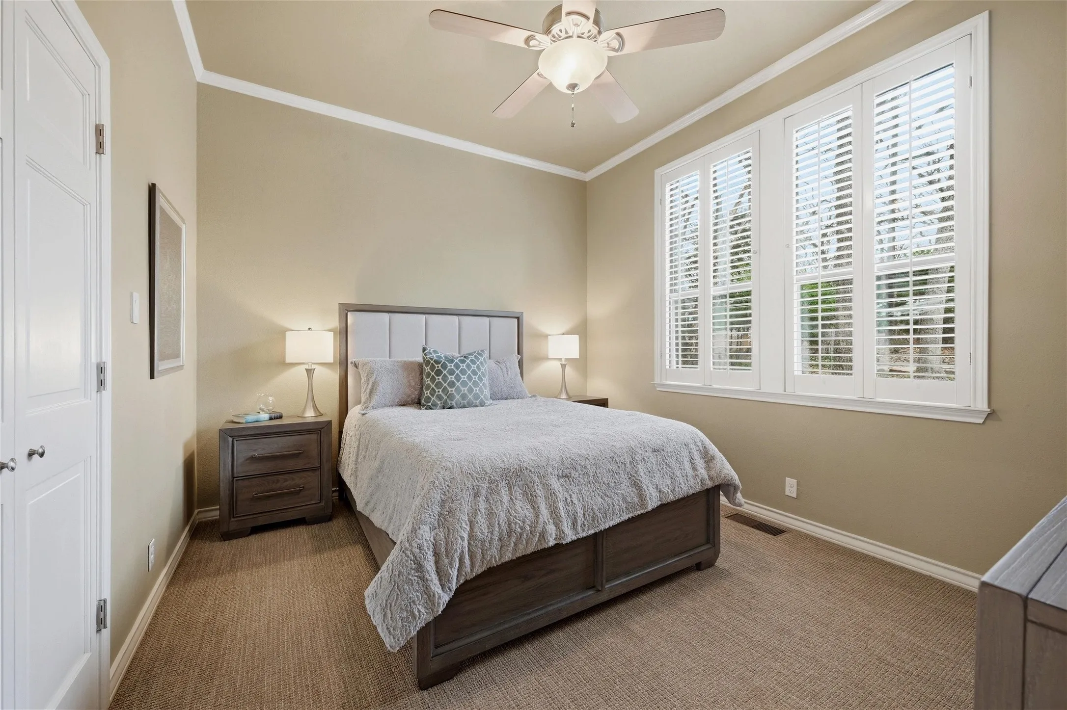 Single Family Residence For Sale in Grayson County , 83 Preston Oaks Drive, Pottsboro, Texas 75076, 4 Bedroom, 3 Bathroom, 2 Garage spaces, 3,523 Sqft, built in 1988, Preowned, mls#21198044, Real Estate Agent in Pottsboro, Homes For Sale in Grayson county, Homes For Sale in Pottsboro, Realtor in Pottsboro Texas, Real Estate Brokerage Independent Realty Texas, Luminita Cordes Realtor