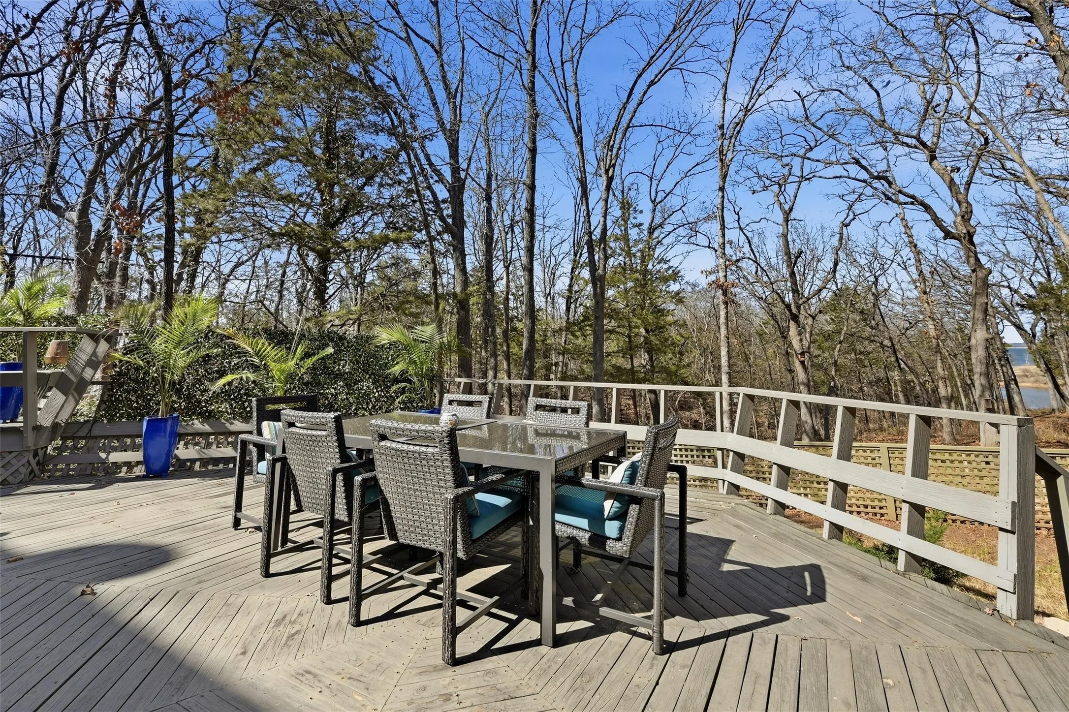 Single Family Residence For Sale in Grayson County , 83 Preston Oaks Drive, Pottsboro, Texas 75076, 4 Bedroom, 3 Bathroom, 2 Garage spaces, 3,523 Sqft, built in 1988, Preowned, mls#21198044, Real Estate Agent in Pottsboro, Homes For Sale in Grayson county, Homes For Sale in Pottsboro, Realtor in Pottsboro Texas, Real Estate Brokerage Independent Realty Texas, Luminita Cordes Realtor
