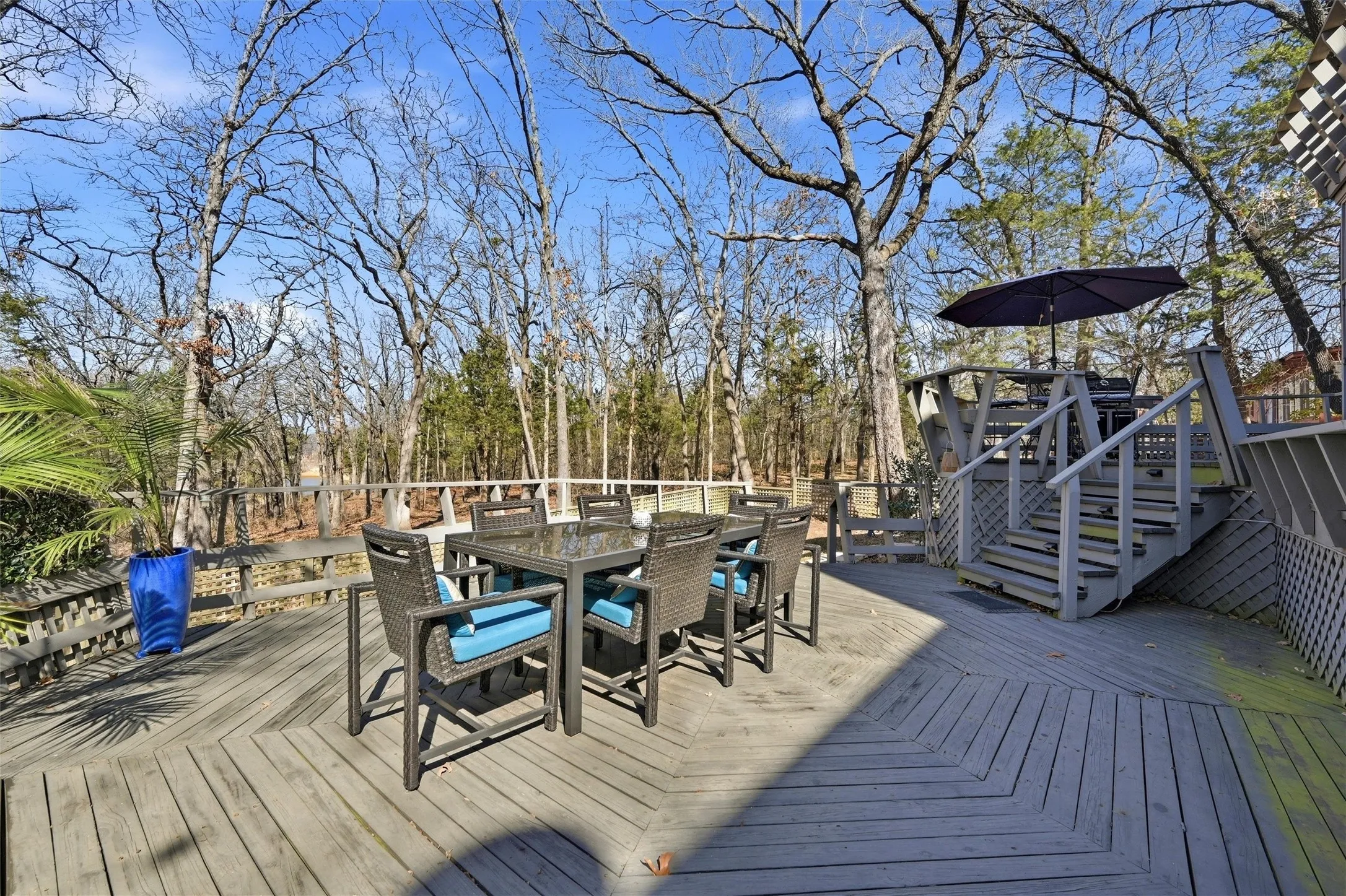 Single Family Residence For Sale in Grayson County , 83 Preston Oaks Drive, Pottsboro, Texas 75076, 4 Bedroom, 3 Bathroom, 2 Garage spaces, 3,523 Sqft, built in 1988, Preowned, mls#21198044, Real Estate Agent in Pottsboro, Homes For Sale in Grayson county, Homes For Sale in Pottsboro, Realtor in Pottsboro Texas, Real Estate Brokerage Independent Realty Texas, Luminita Cordes Realtor
