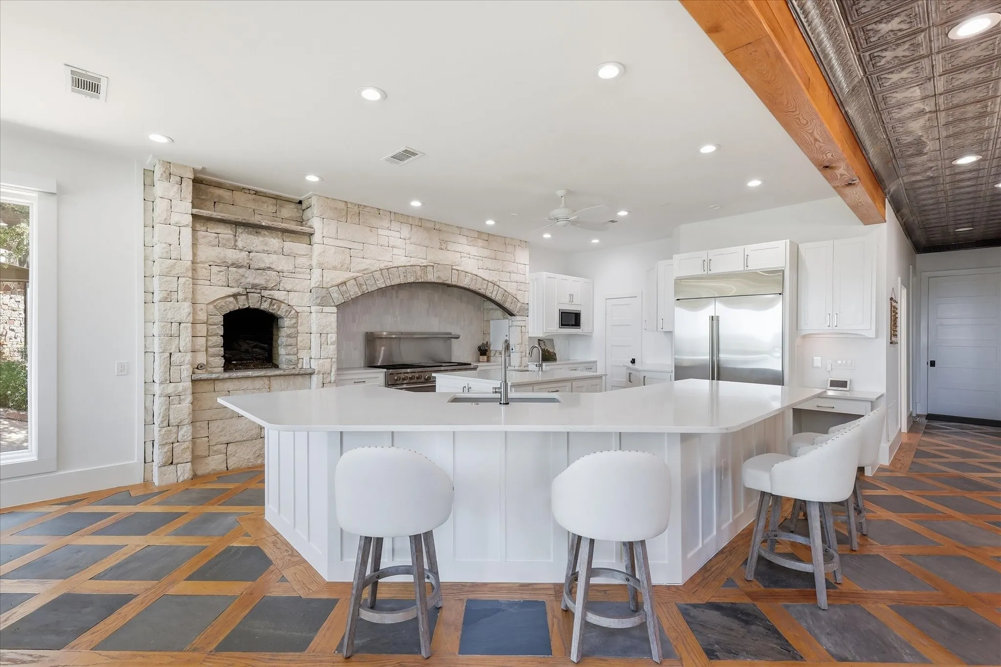 Single Family Residence For Sale in Palo Pinto County , 175 Bay Hill Drive, Possum Kingdom Lake, Texas 76449, 5 Bedrooms, 4 Bathrooms, 2 Garage spaces, 5,620 Sqft, built in 1997, Preowned, Price $2,999,999, mls#21195426, Real Estate Agent in Possum Kingdom Lake, Homes For Sale in Palo Pinto county, Homes For Sale in Possum Kingdom Lake, Realtor in Possum Kingdom Lake Texas, Real Estate Brokerage Independent Realty Texas, Luminita Cordes Realtor