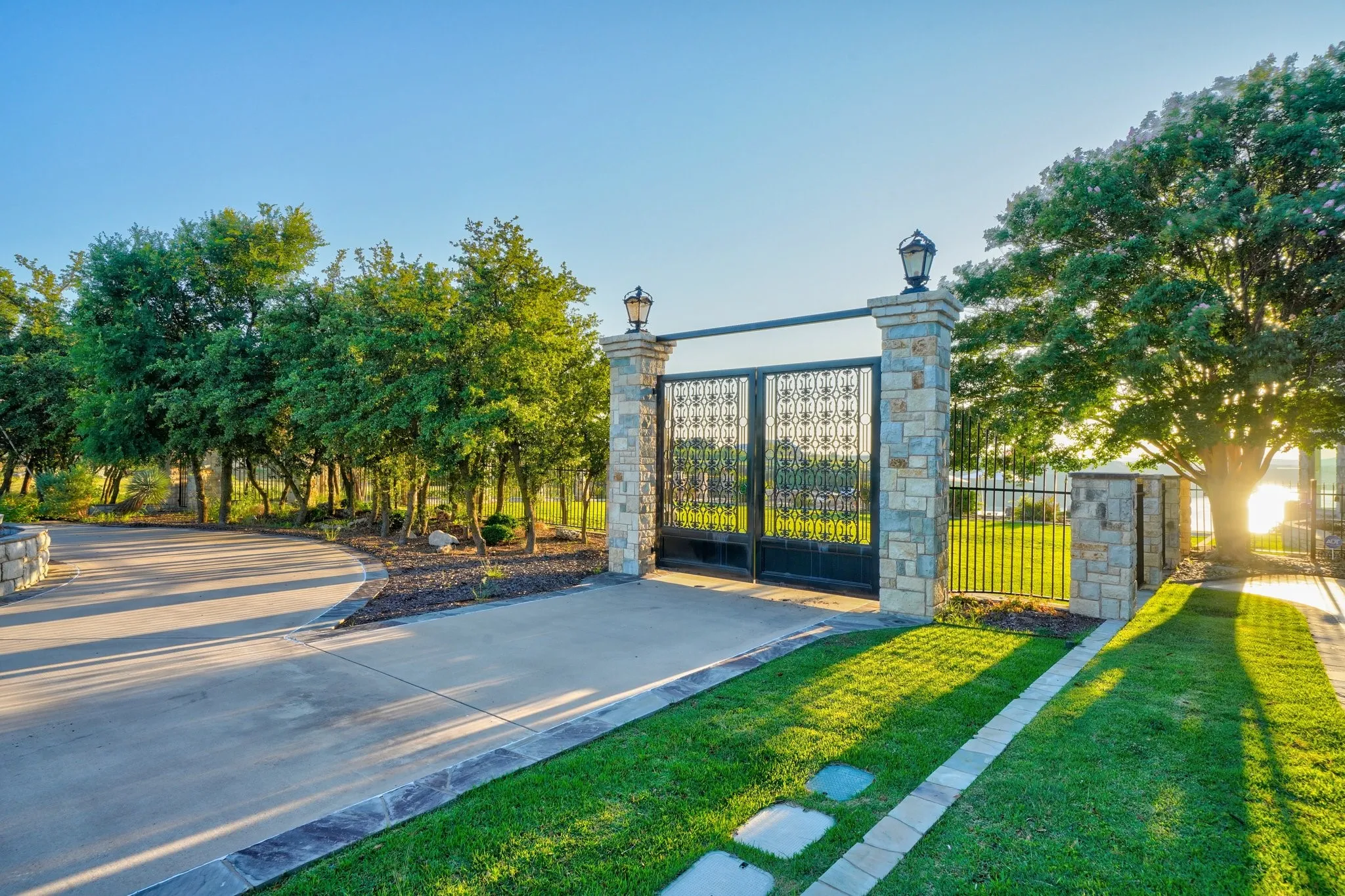 Single Family Residence For Sale in Palo Pinto County , 175 Bay Hill Drive, Possum Kingdom Lake, Texas 76449, 5 Bedrooms, 4 Bathrooms, 2 Garage spaces, 5,620 Sqft, built in 1997, Preowned, Price $2,999,999, mls#21195426, Real Estate Agent in Possum Kingdom Lake, Homes For Sale in Palo Pinto county, Homes For Sale in Possum Kingdom Lake, Realtor in Possum Kingdom Lake Texas, Real Estate Brokerage Independent Realty Texas, Luminita Cordes Realtor