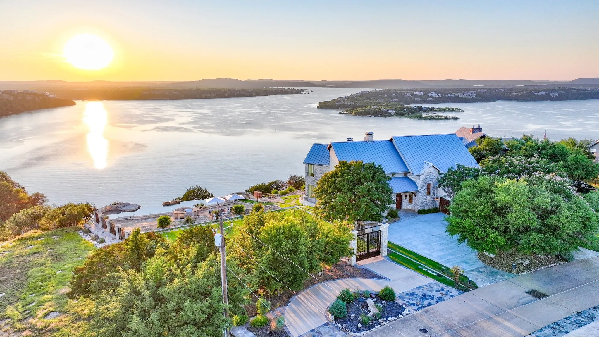 Single Family Residence For Sale in Palo Pinto County , 175 Bay Hill Drive, Possum Kingdom Lake, Texas 76449, 5 Bedrooms, 4 Bathrooms, 2 Garage spaces, 5,620 Sqft, built in 1997, Preowned, Price $2,999,999, mls#21195426, Real Estate Agent in Possum Kingdom Lake, Homes For Sale in Palo Pinto county, Homes For Sale in Possum Kingdom Lake, Realtor in Possum Kingdom Lake Texas, Real Estate Brokerage Independent Realty Texas, Luminita Cordes Realtor