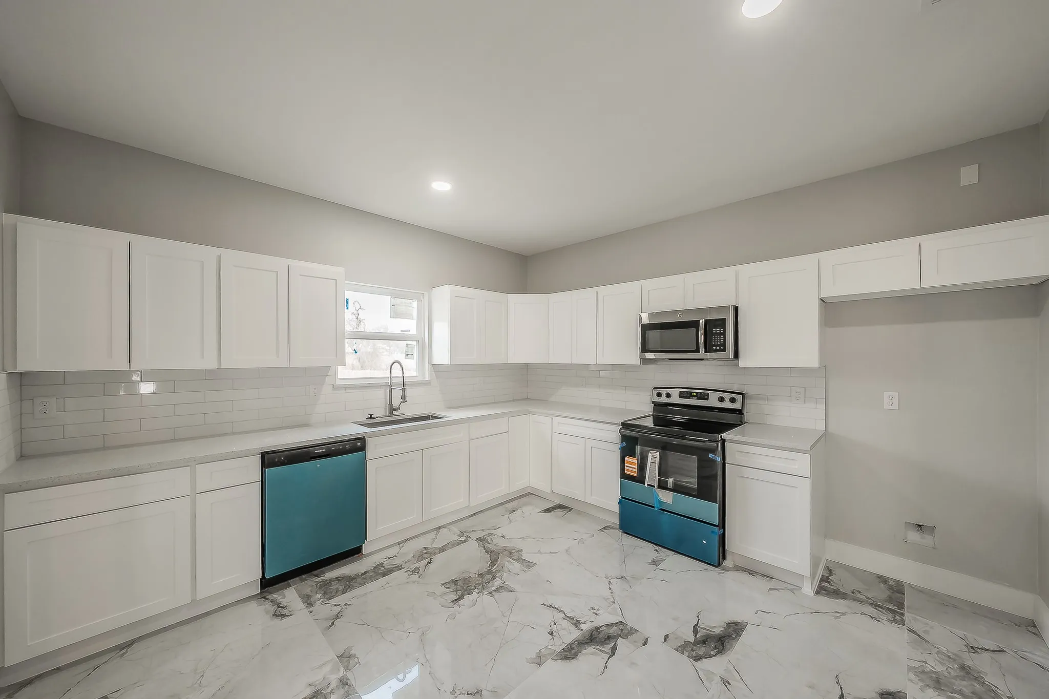 Single Family Residence For Sale in Hunt County , 3934 Lee Street, Greenville, Texas 75401, 3 Bedroom, 2 Bathroom, 1 Garage spaces, 1,621 Sqft, built in 2026, Price $209,900, mls#21201449, Real Estate Agent in Greenville, Homes For Sale in Hunt county, Homes For Sale in Greenville, Realtor in Greenville Texas, Real Estate Brokerage Independent Realty Texas, Luminita Cordes Realtor