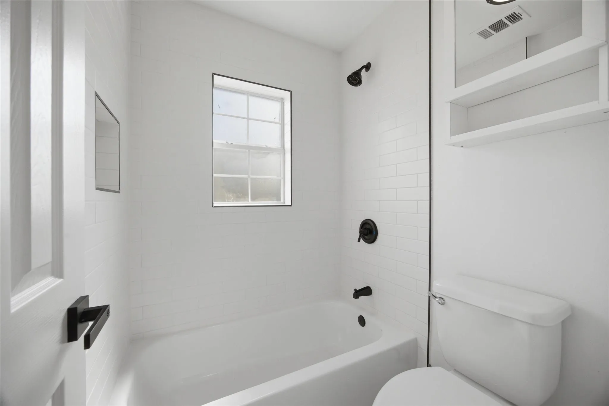 Single Family Residence For Sale in Rockwall County , 709 Sherman Street, Rockwall, Texas 75087, 3 Bedroom, 2 Bathroom, Garage spaces, 1,458 Sqft, built in 2007, Preowned, mls#21200697, Real Estate Agent in Rockwall, Homes For Sale in Rockwall county, Homes For Sale in Rockwall, Realtor in Rockwall Texas, Real Estate Brokerage Independent Realty Texas, Luminita Cordes Realtor