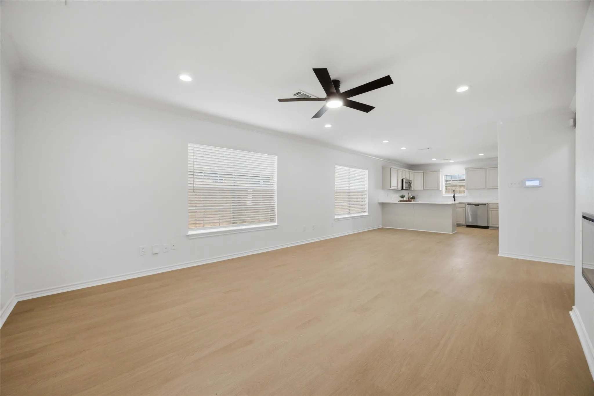 Single Family Residence For Sale in Rockwall County , 709 Sherman Street, Rockwall, Texas 75087, 3 Bedroom, 2 Bathroom, Garage spaces, 1,458 Sqft, built in 2007, Preowned, mls#21200697, Real Estate Agent in Rockwall, Homes For Sale in Rockwall county, Homes For Sale in Rockwall, Realtor in Rockwall Texas, Real Estate Brokerage Independent Realty Texas, Luminita Cordes Realtor