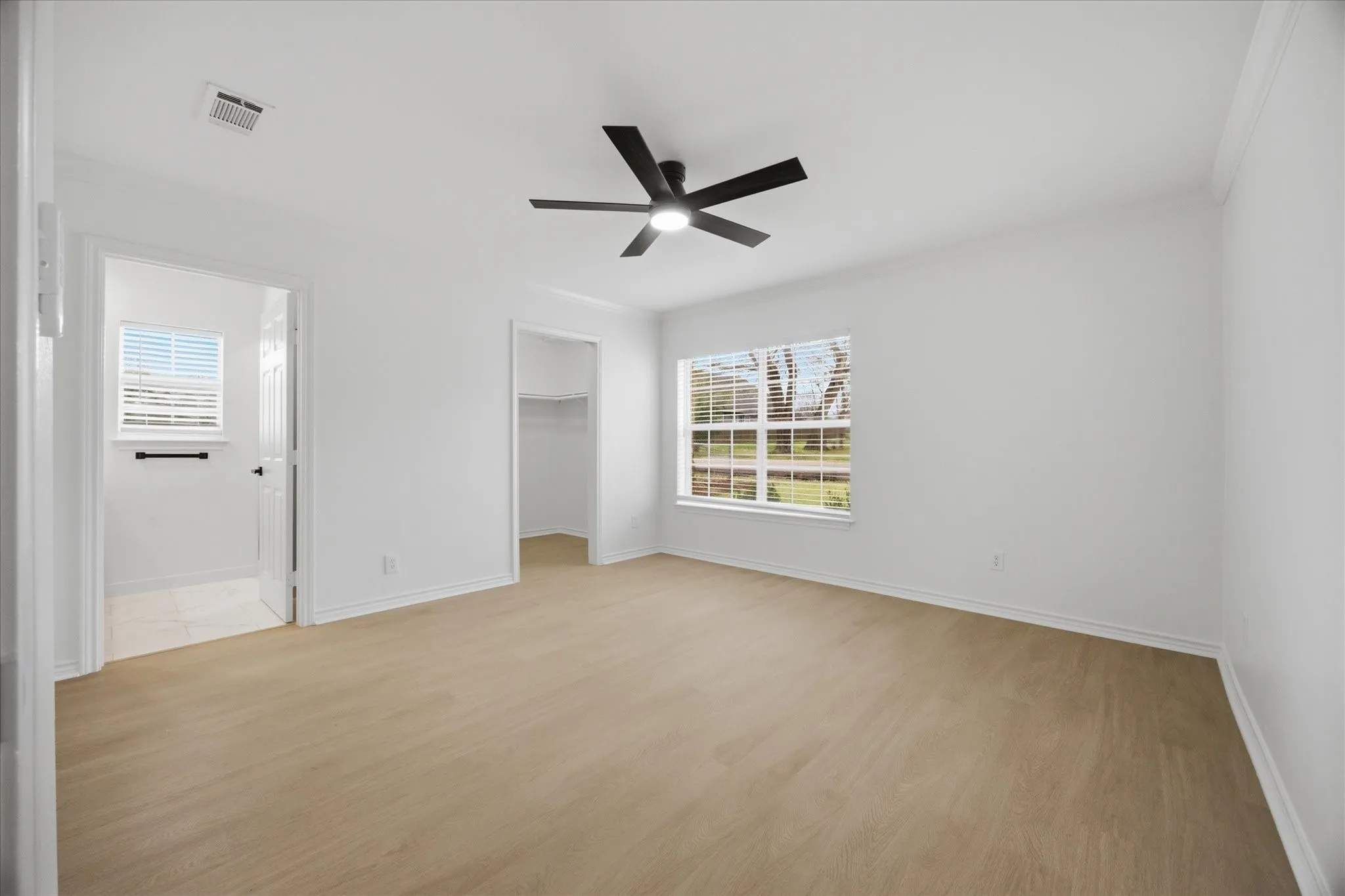 Single Family Residence For Sale in Rockwall County , 709 Sherman Street, Rockwall, Texas 75087, 3 Bedroom, 2 Bathroom, Garage spaces, 1,458 Sqft, built in 2007, Preowned, mls#21200697, Real Estate Agent in Rockwall, Homes For Sale in Rockwall county, Homes For Sale in Rockwall, Realtor in Rockwall Texas, Real Estate Brokerage Independent Realty Texas, Luminita Cordes Realtor