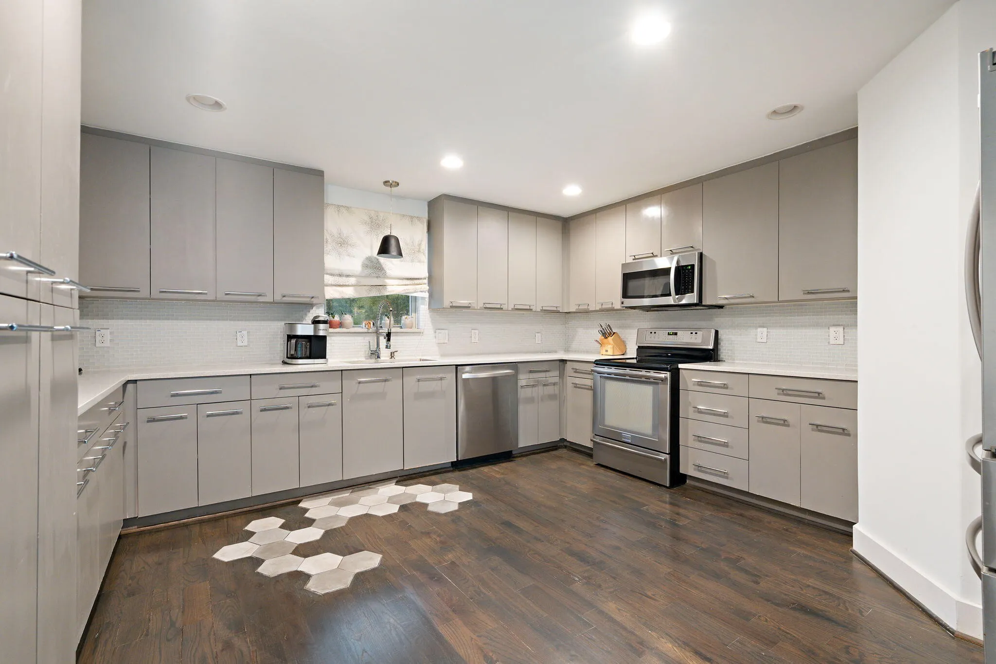 Single Family Residence For Sale in Dallas County , 3427 Saint Cloud Circle, Dallas, Texas 75229, 4 Bedroom, 3 Bathroom, Garage spaces, 2,609 Sqft, built in 1959, mls#21201461, Real Estate Agent in Dallas, Homes For Sale in Dallas county, Homes For Sale in Dallas, Realtor in Dallas Texas, Real Estate Brokerage Independent Realty Texas, Luminita Cordes Realtor