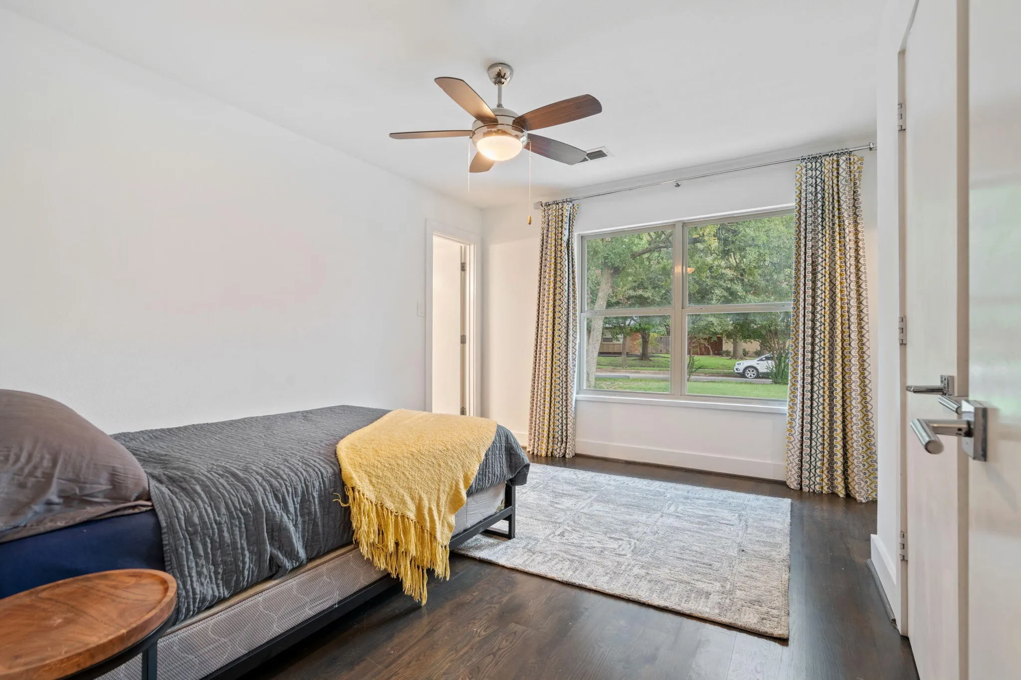 Single Family Residence For Sale in Dallas County , 3427 Saint Cloud Circle, Dallas, Texas 75229, 4 Bedroom, 3 Bathroom, Garage spaces, 2,609 Sqft, built in 1959, mls#21201461, Real Estate Agent in Dallas, Homes For Sale in Dallas county, Homes For Sale in Dallas, Realtor in Dallas Texas, Real Estate Brokerage Independent Realty Texas, Luminita Cordes Realtor