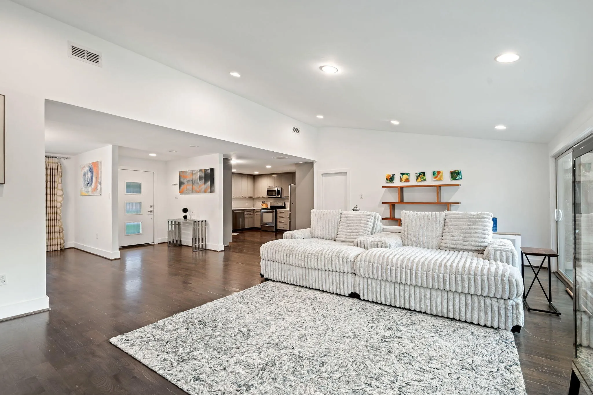 Single Family Residence For Sale in Dallas County , 3427 Saint Cloud Circle, Dallas, Texas 75229, 4 Bedroom, 3 Bathroom, Garage spaces, 2,609 Sqft, built in 1959, mls#21201461, Real Estate Agent in Dallas, Homes For Sale in Dallas county, Homes For Sale in Dallas, Realtor in Dallas Texas, Real Estate Brokerage Independent Realty Texas, Luminita Cordes Realtor