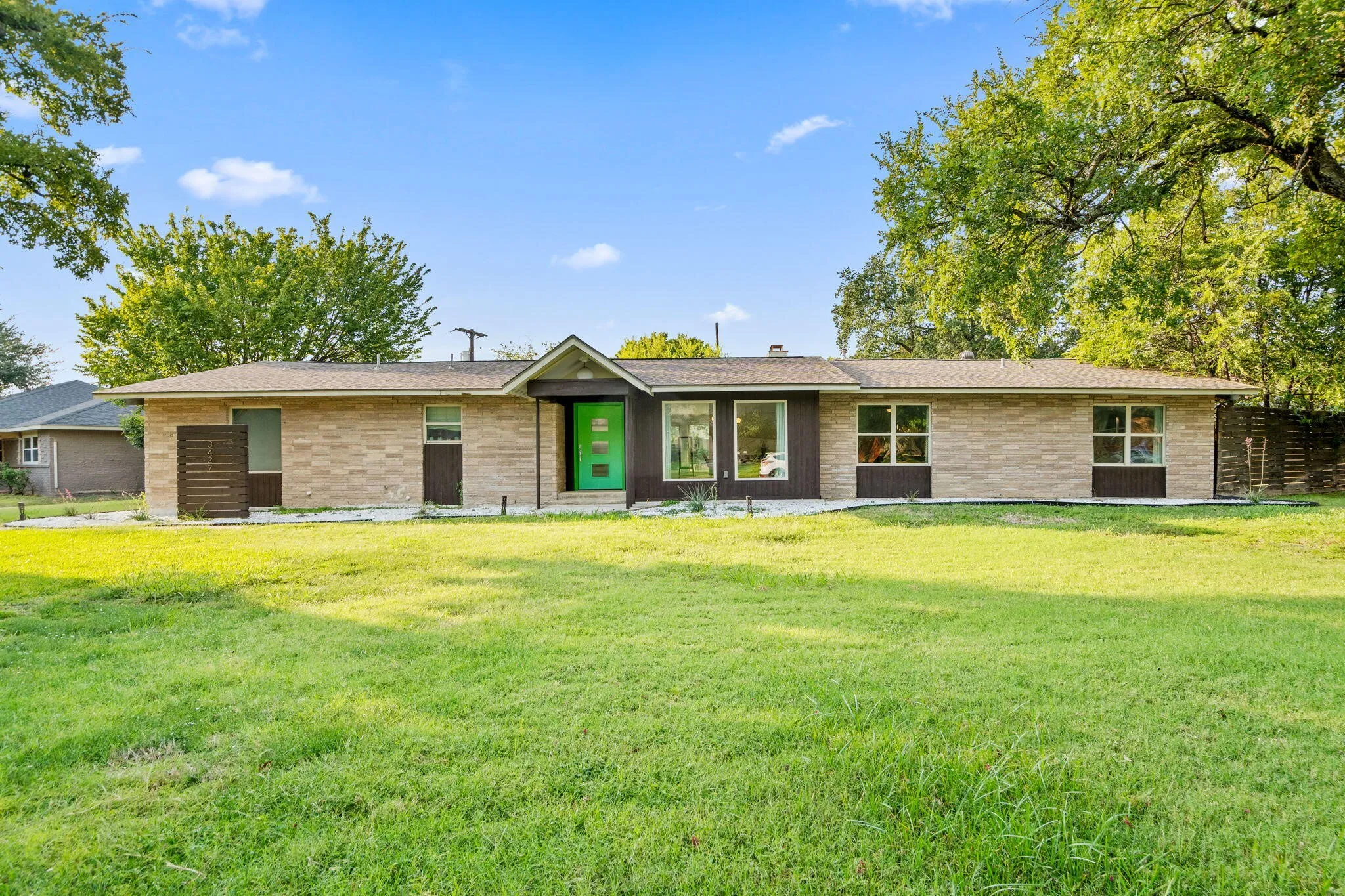 Single Family Residence For Sale in Dallas County , 3427 Saint Cloud Circle, Dallas, Texas 75229, 4 Bedroom, 3 Bathroom, Garage spaces, 2,609 Sqft, built in 1959, mls#21201461, Real Estate Agent in Dallas, Homes For Sale in Dallas county, Homes For Sale in Dallas, Realtor in Dallas Texas, Real Estate Brokerage Independent Realty Texas, Luminita Cordes Realtor